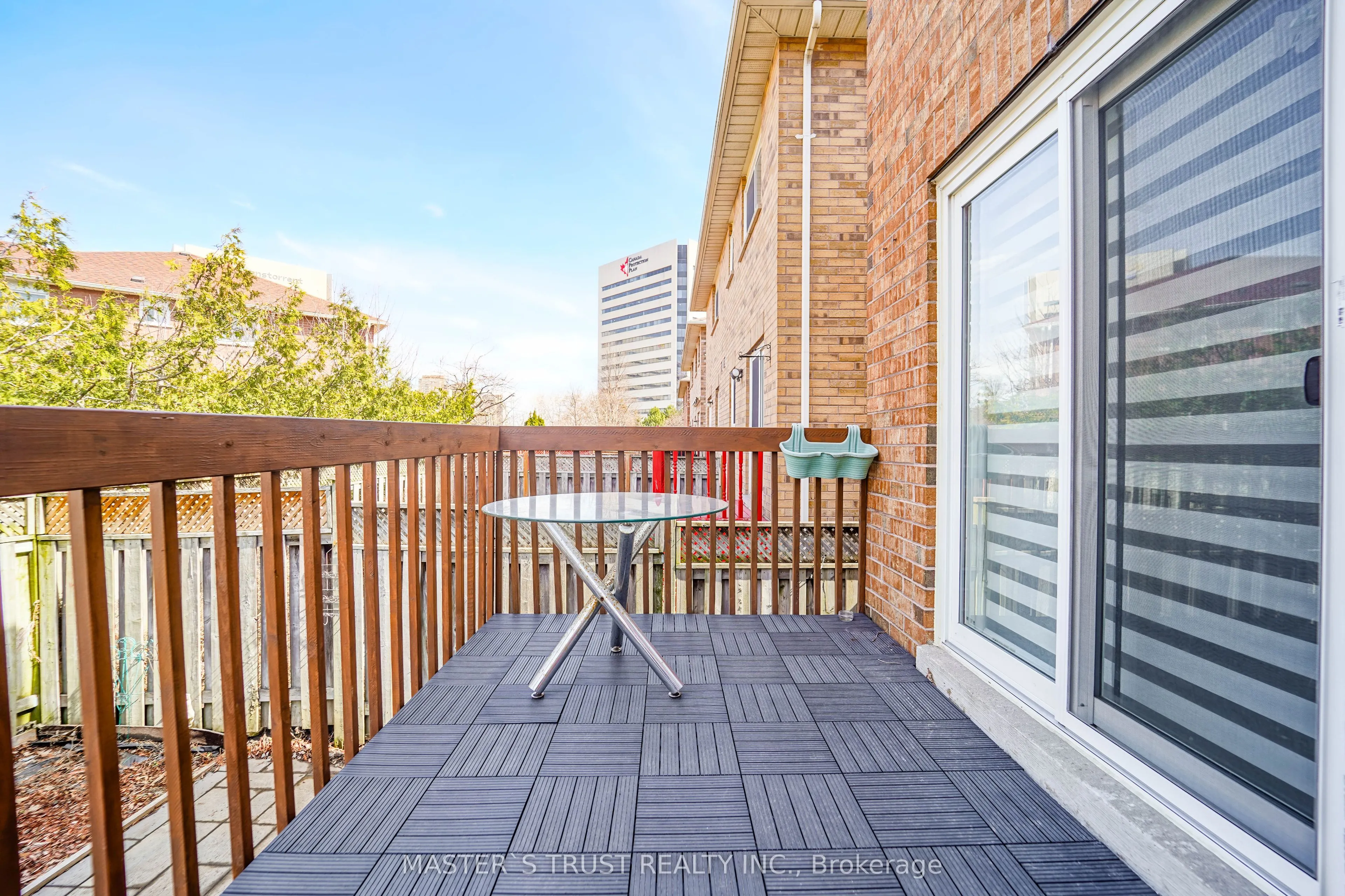 40 Rochefort Drive