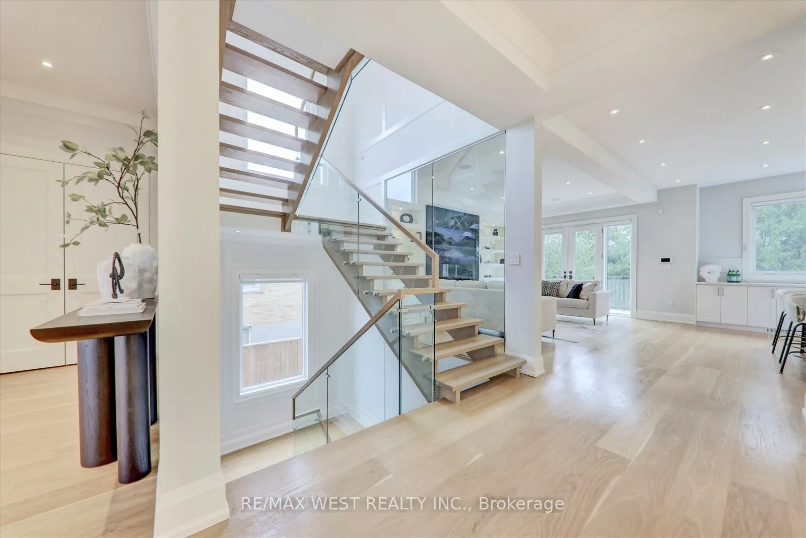 232 Ellerslie Avenue