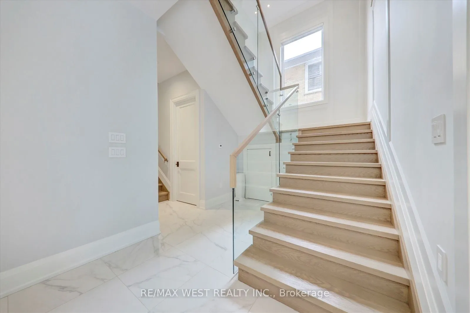 232 Ellerslie Avenue