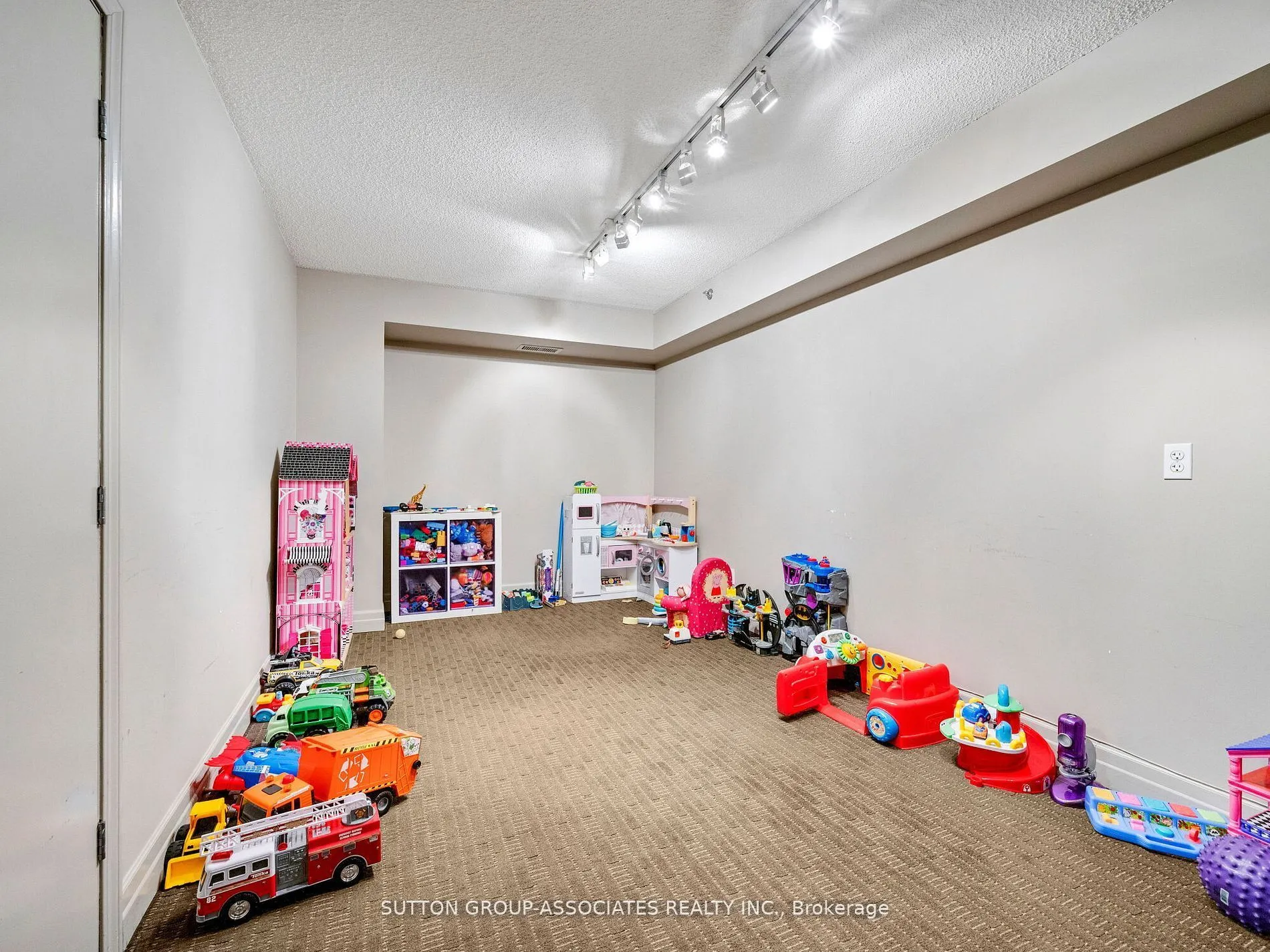 900 Mount Pleasant Road, #320