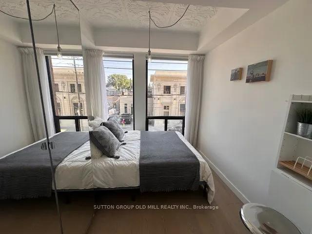 456 College Street, #211