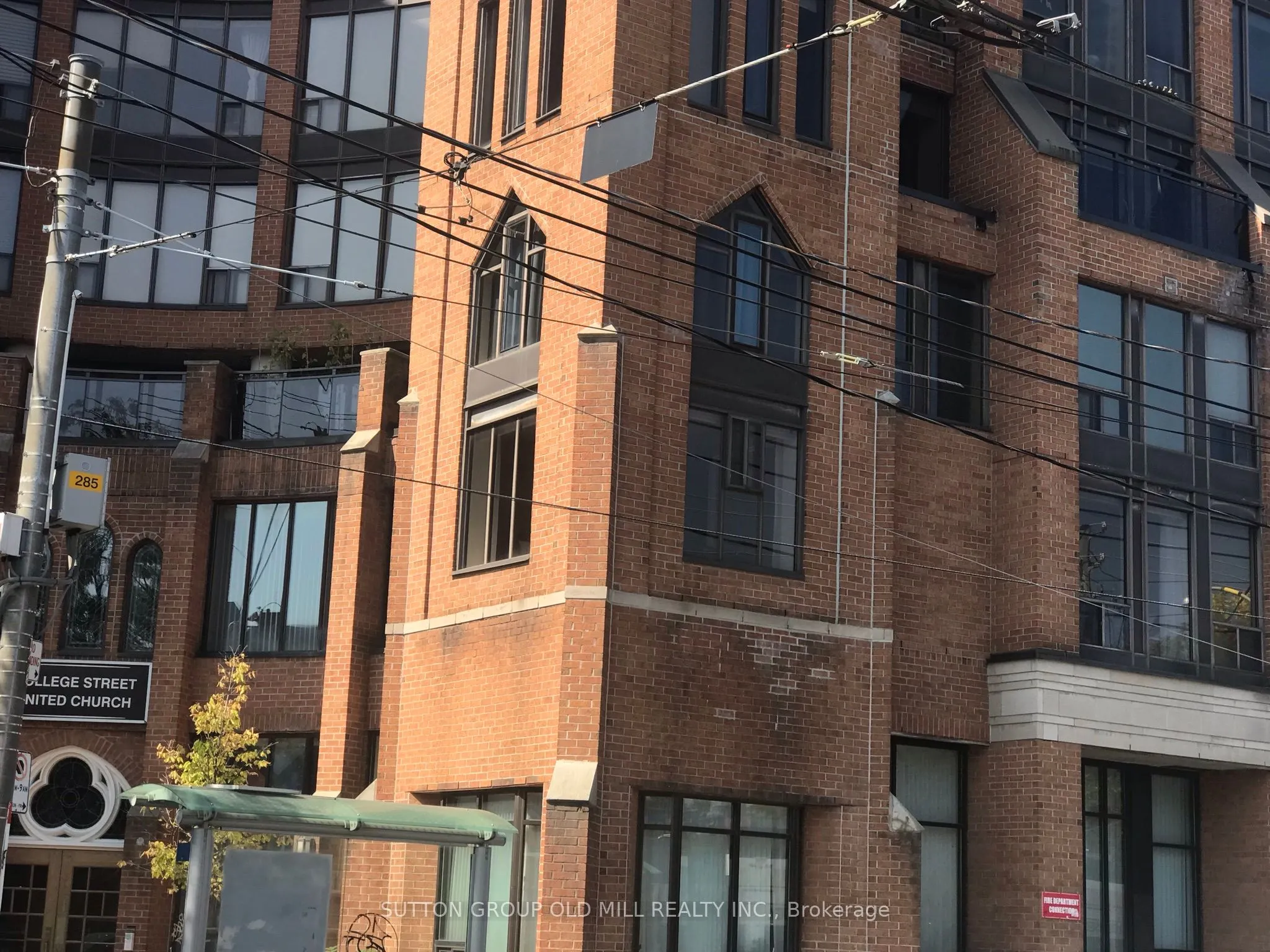 456 College Street, #211