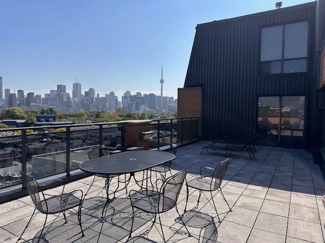 456 College Street, #211