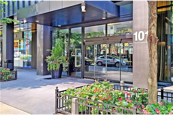 101 Charles Street E