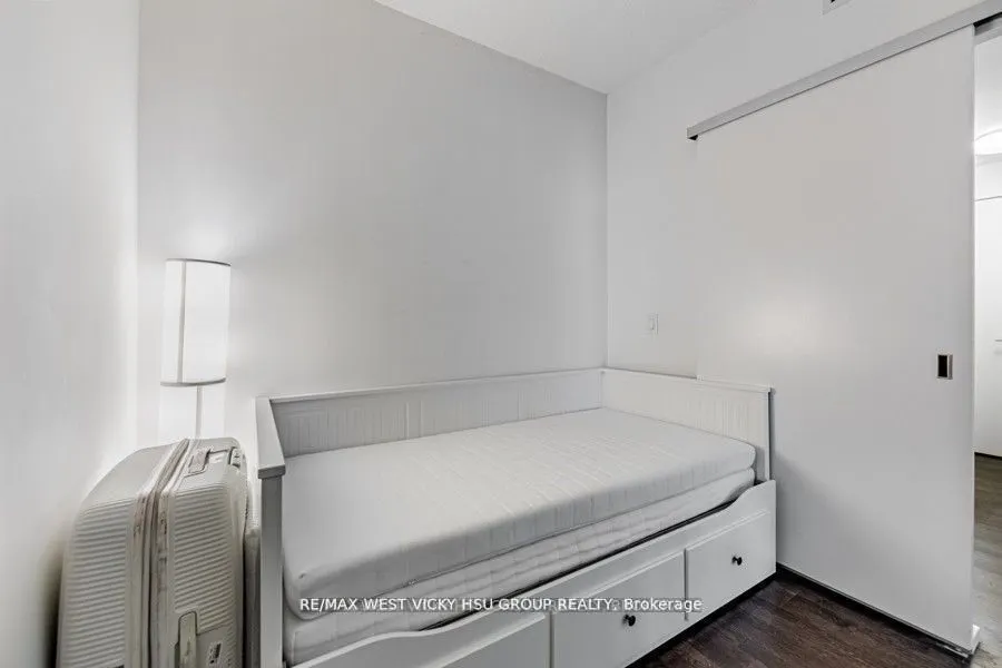 101 Charles Street E, #619