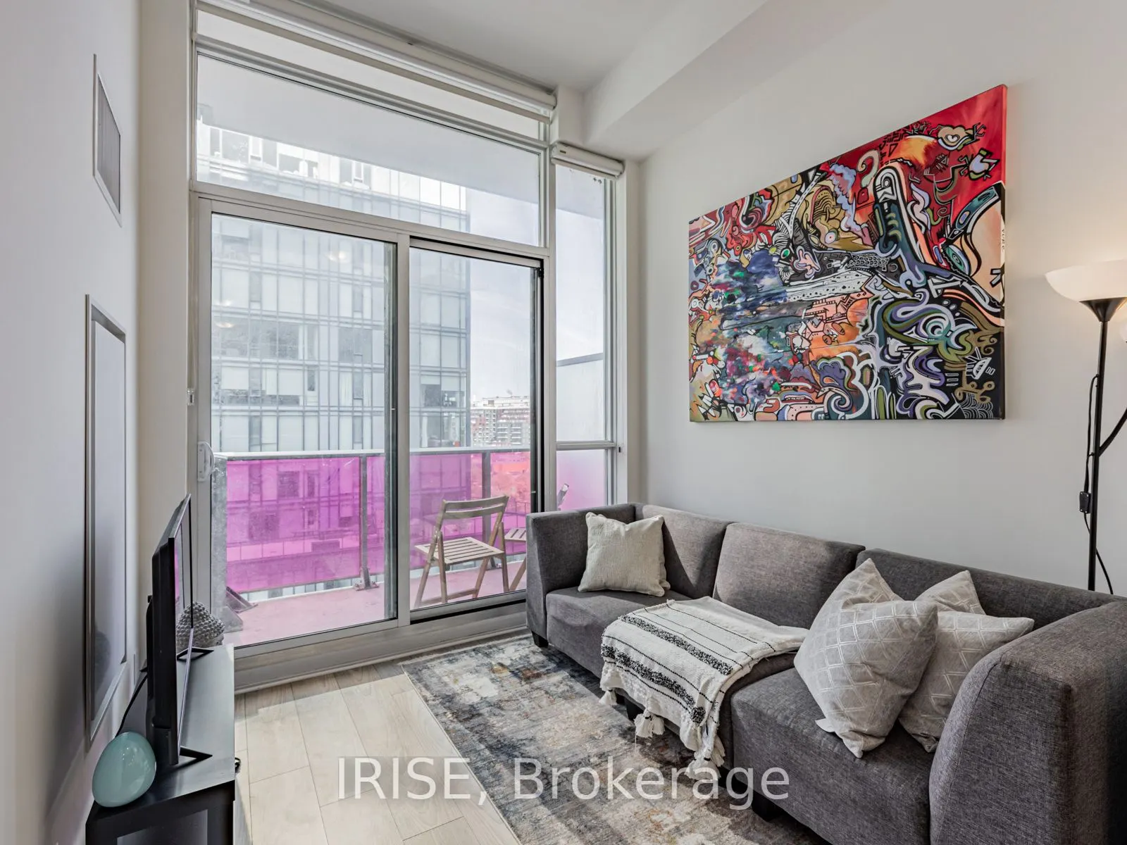 120 Parliament Street, #906