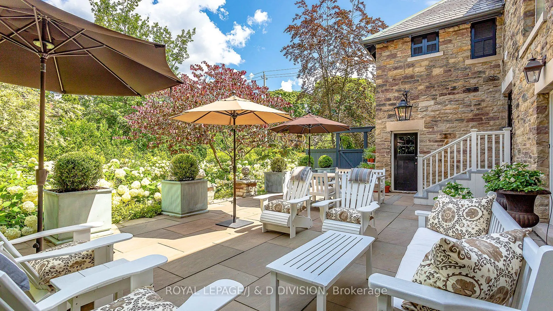 42 Lytton Boulevard