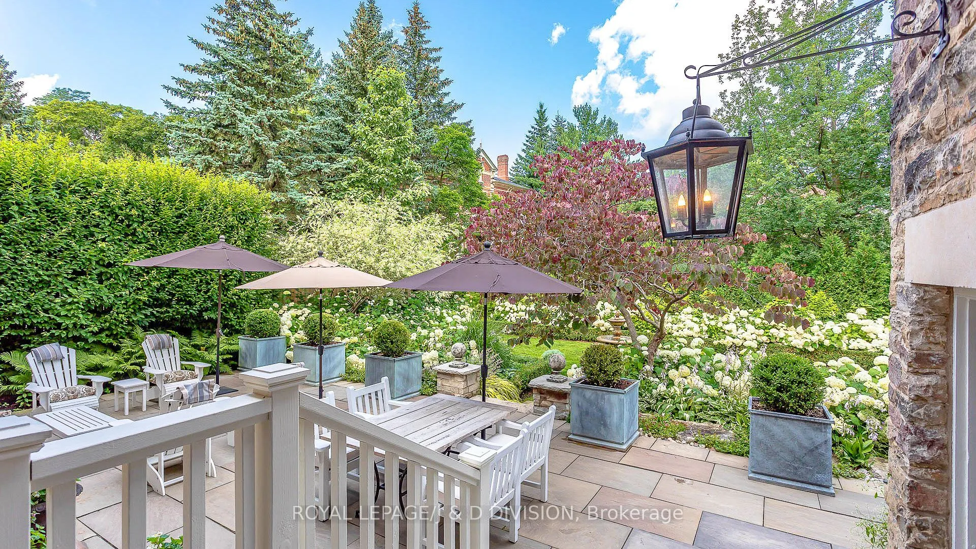 42 Lytton Boulevard