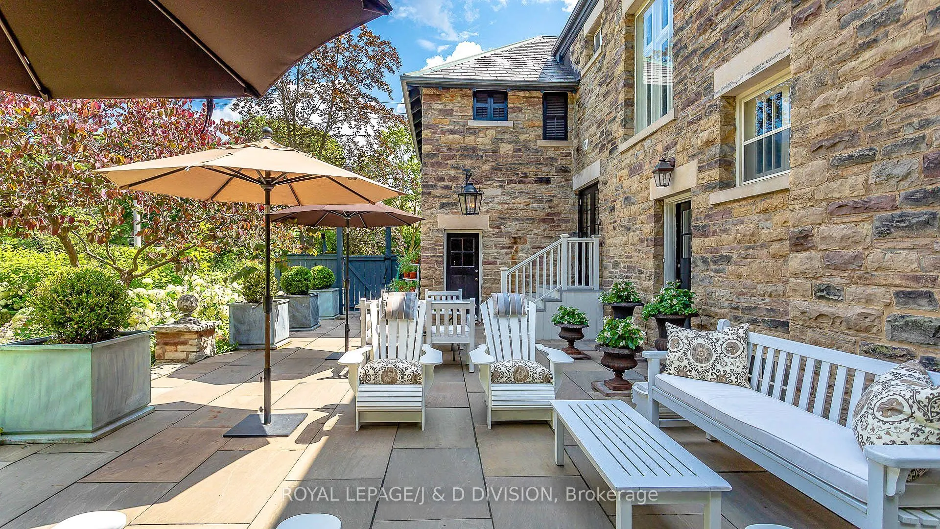 42 Lytton Boulevard