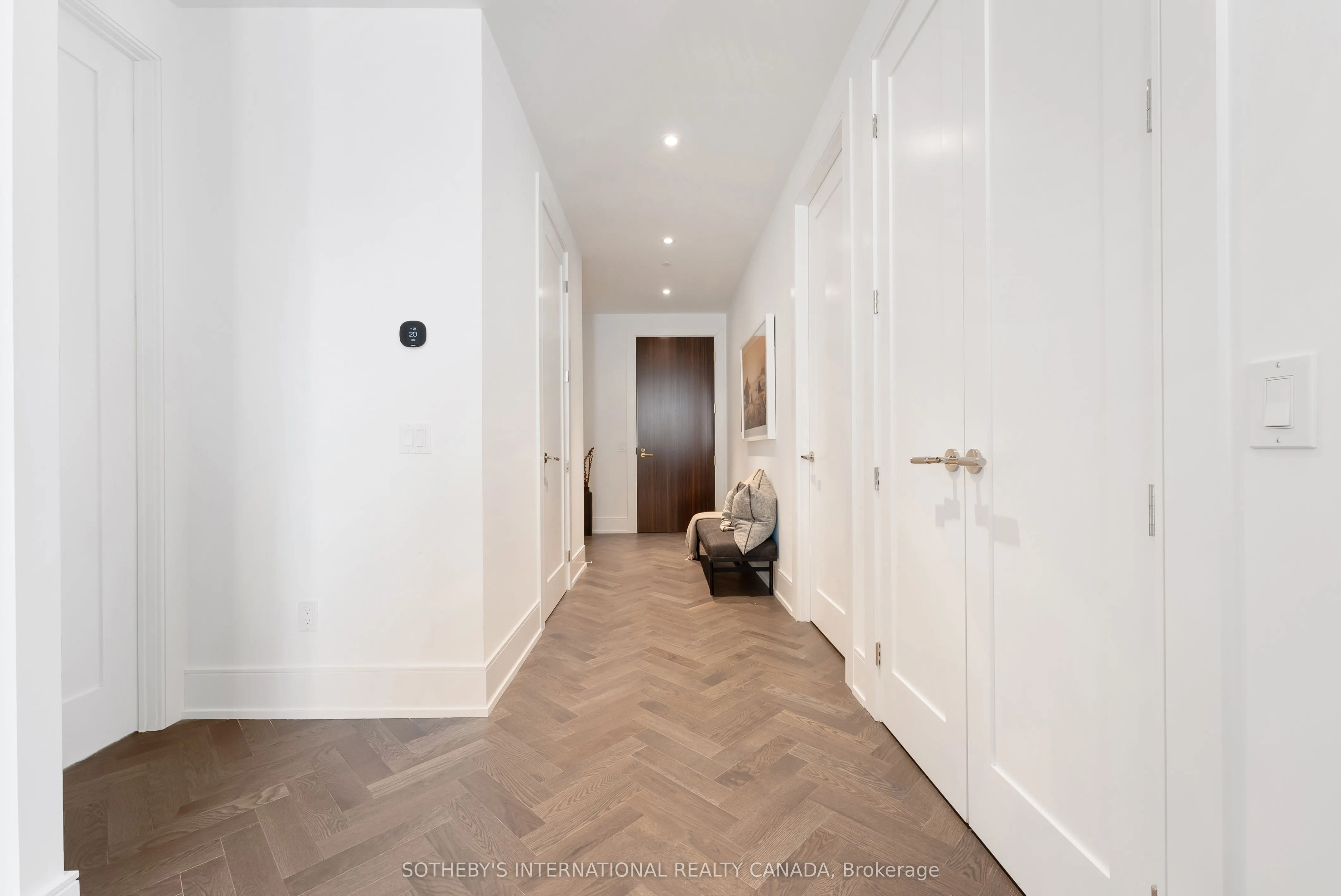 455 Wellington Street W, #1105