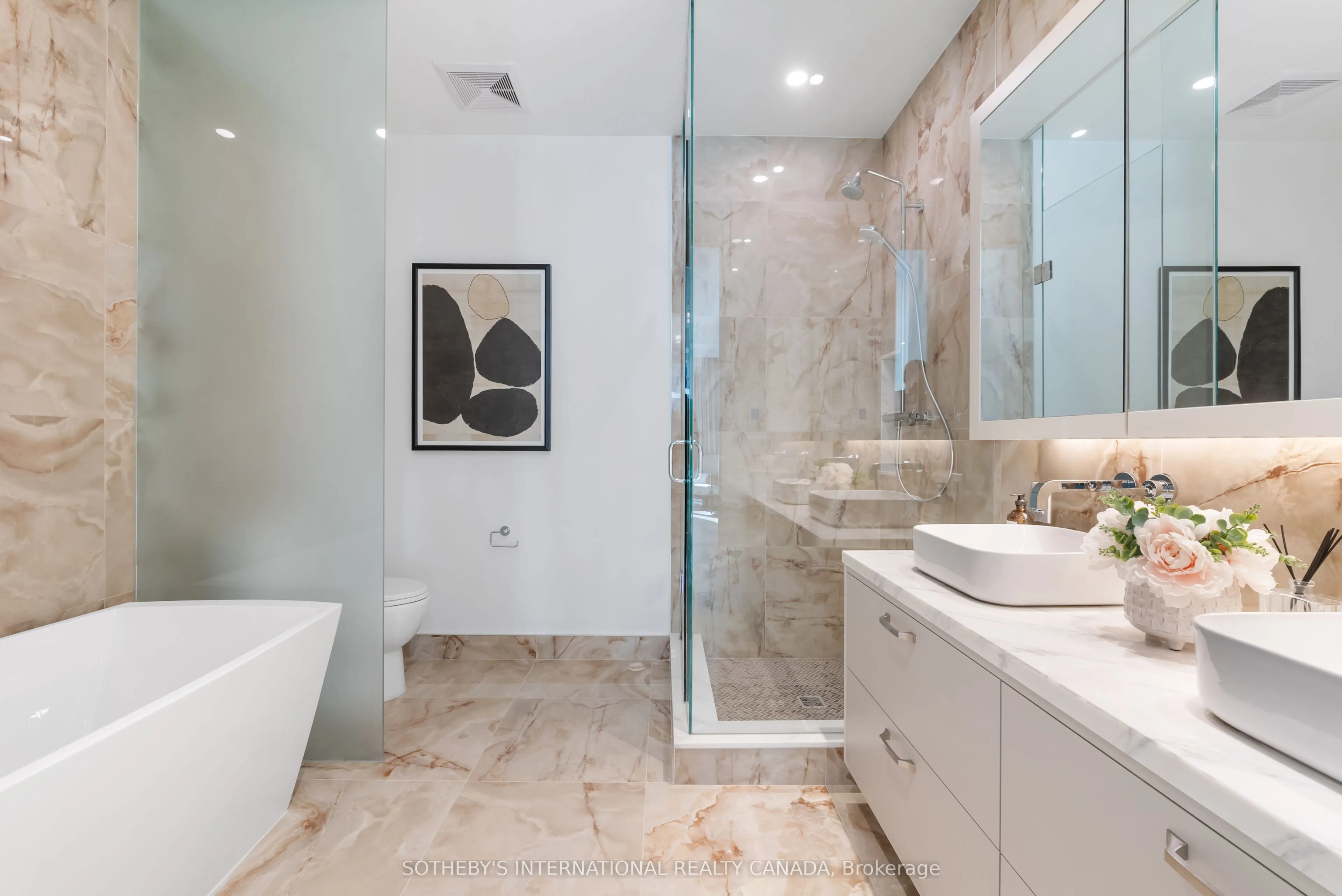 455 Wellington Street W, #1105