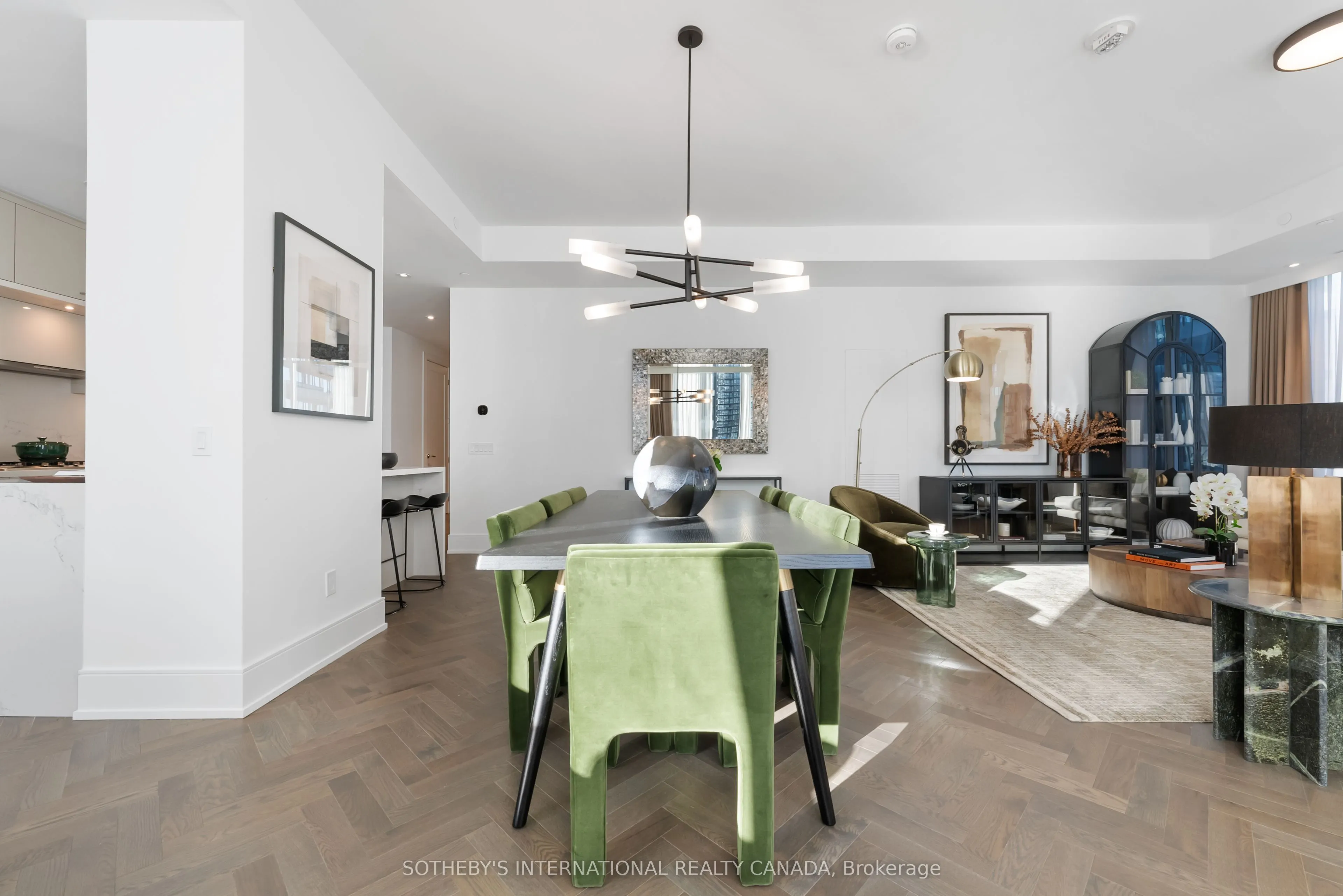 455 Wellington Street W, #1105