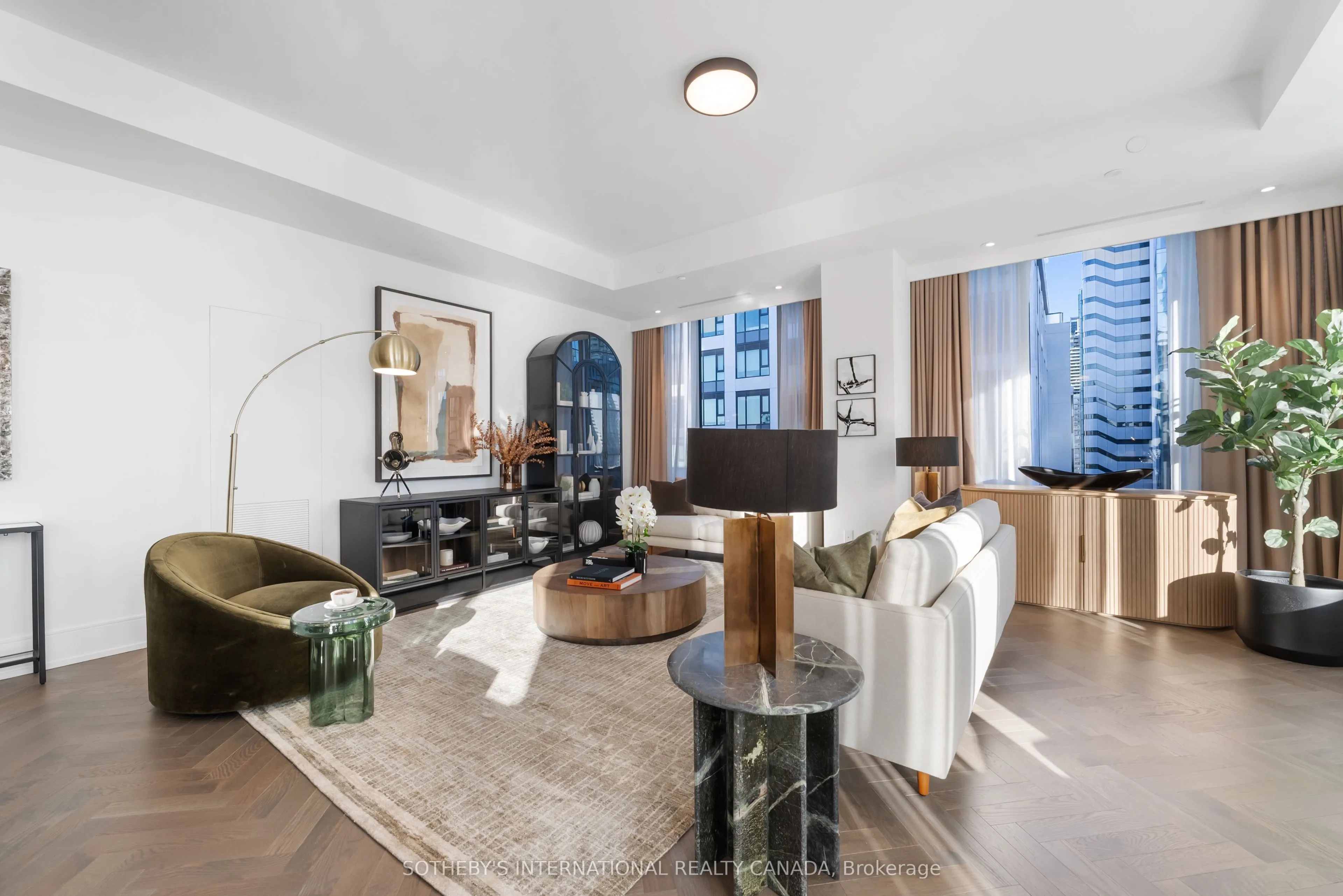 455 Wellington Street W, #1105