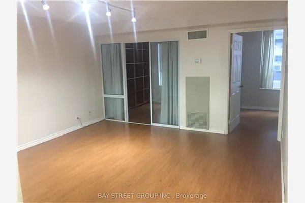 711 Bay Street #414