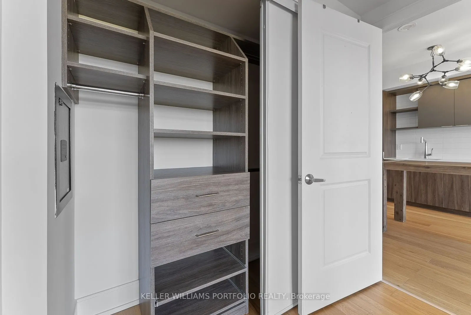 6 Parkwood Avenue, #310