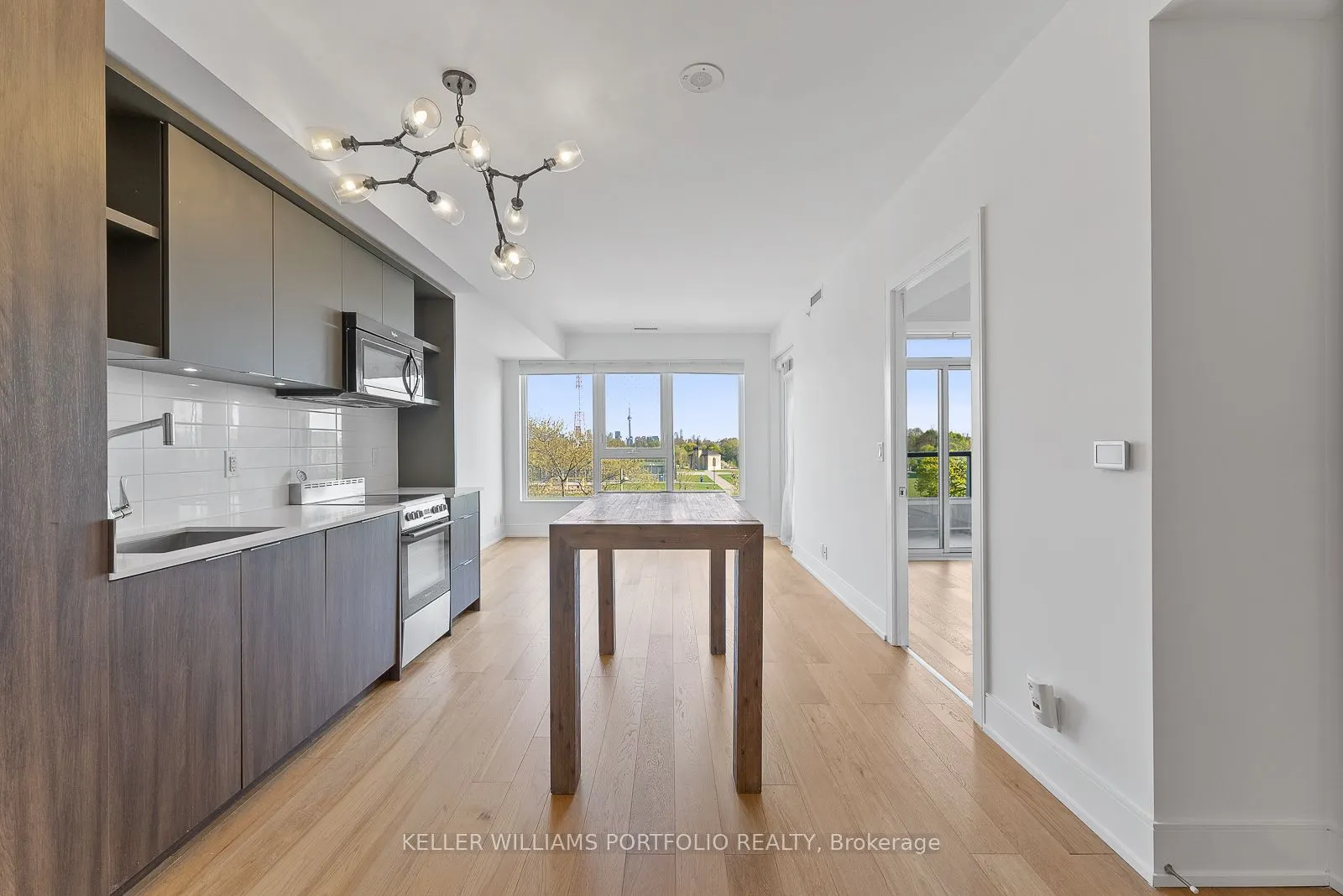 6 Parkwood Avenue, #310