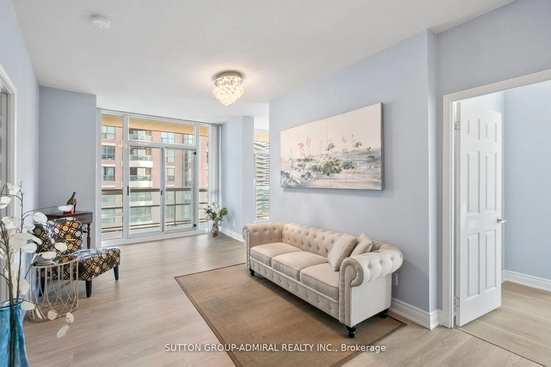 509 Beecroft Road, #2102