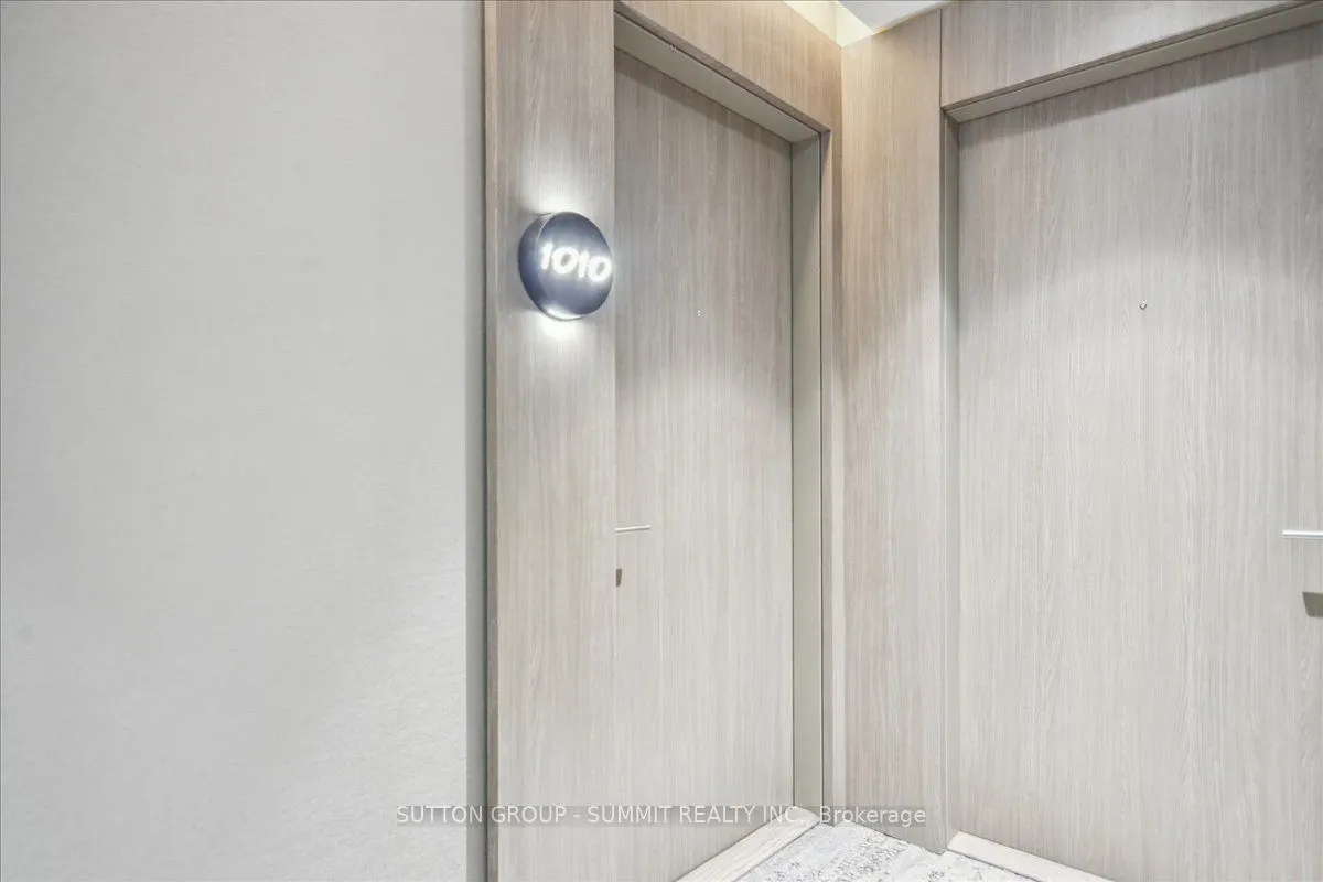 161 Roehampton Avenue, #1010