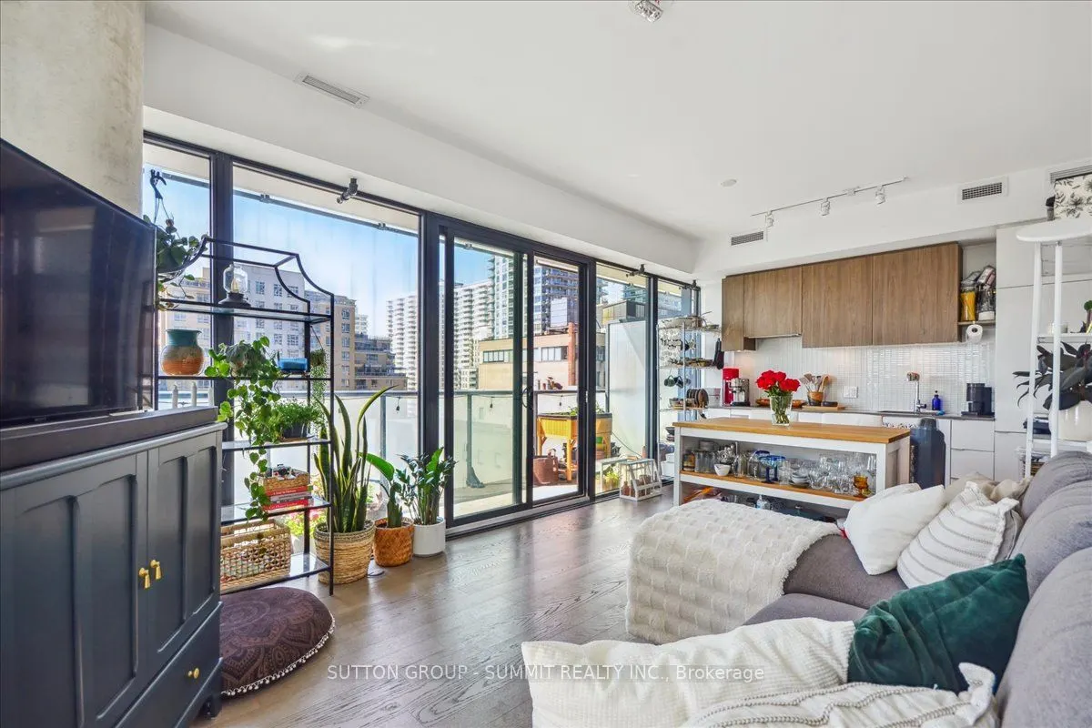 161 Roehampton Avenue, #1010