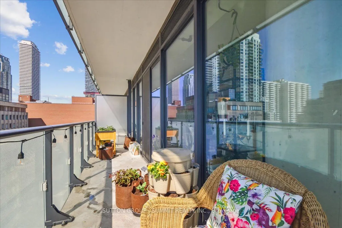 161 Roehampton Avenue, #1010