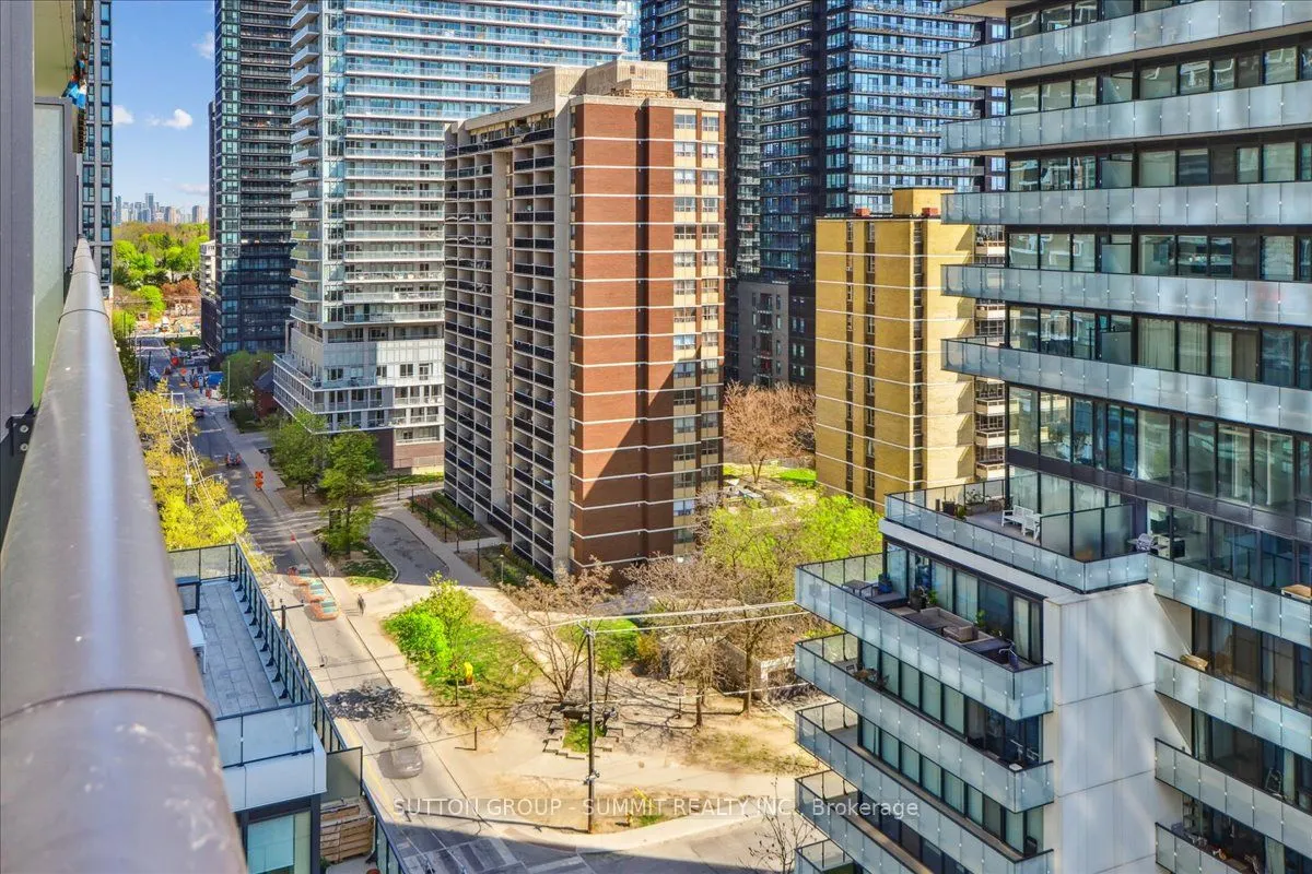 161 Roehampton Avenue, #1010