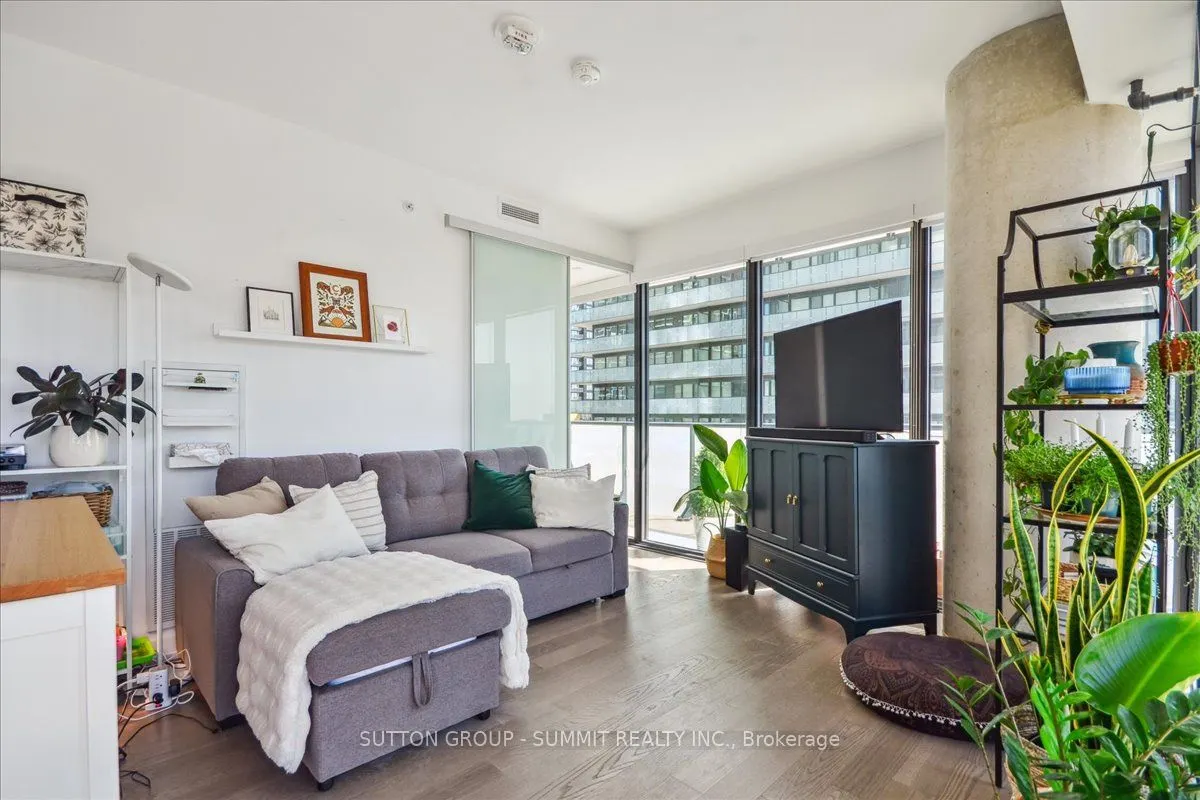 161 Roehampton Avenue, #1010