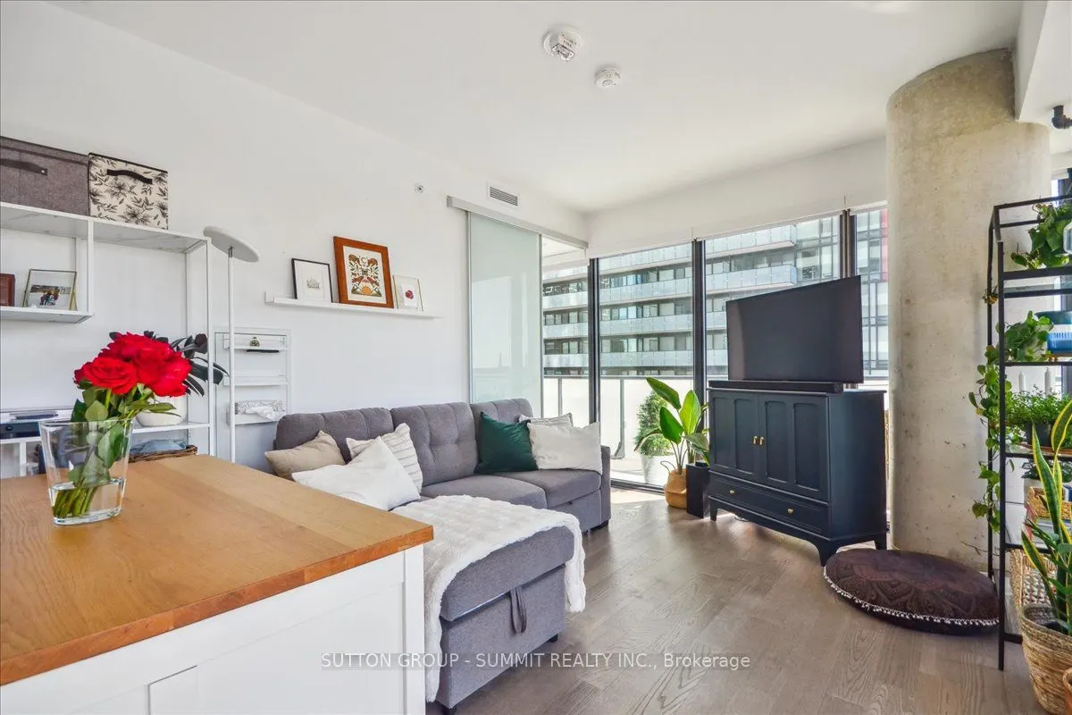 161 Roehampton Avenue, #1010