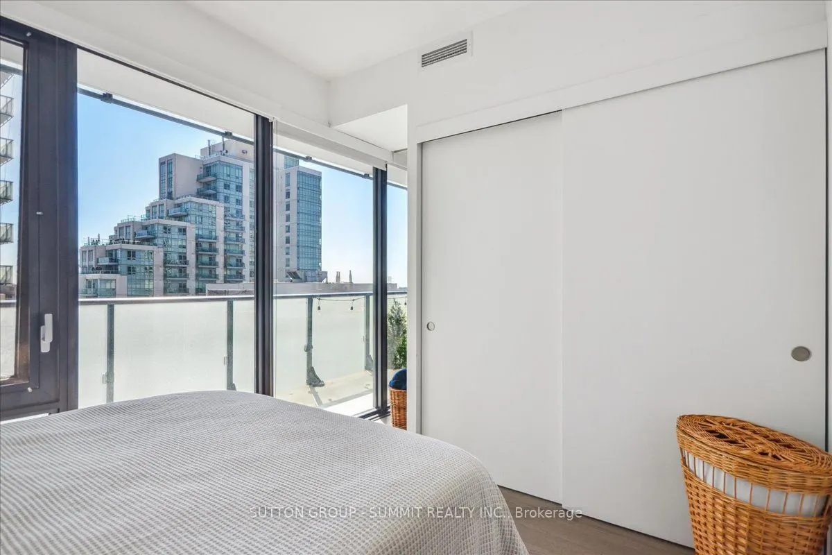 161 Roehampton Avenue, #1010