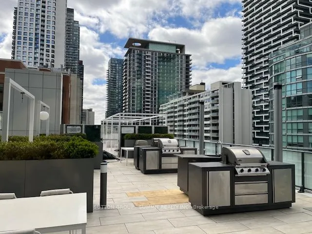161 Roehampton Avenue, #1010