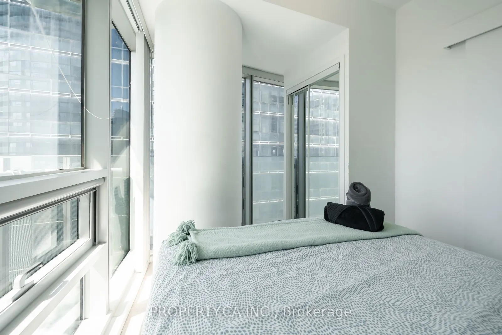 14 York Street S #1908