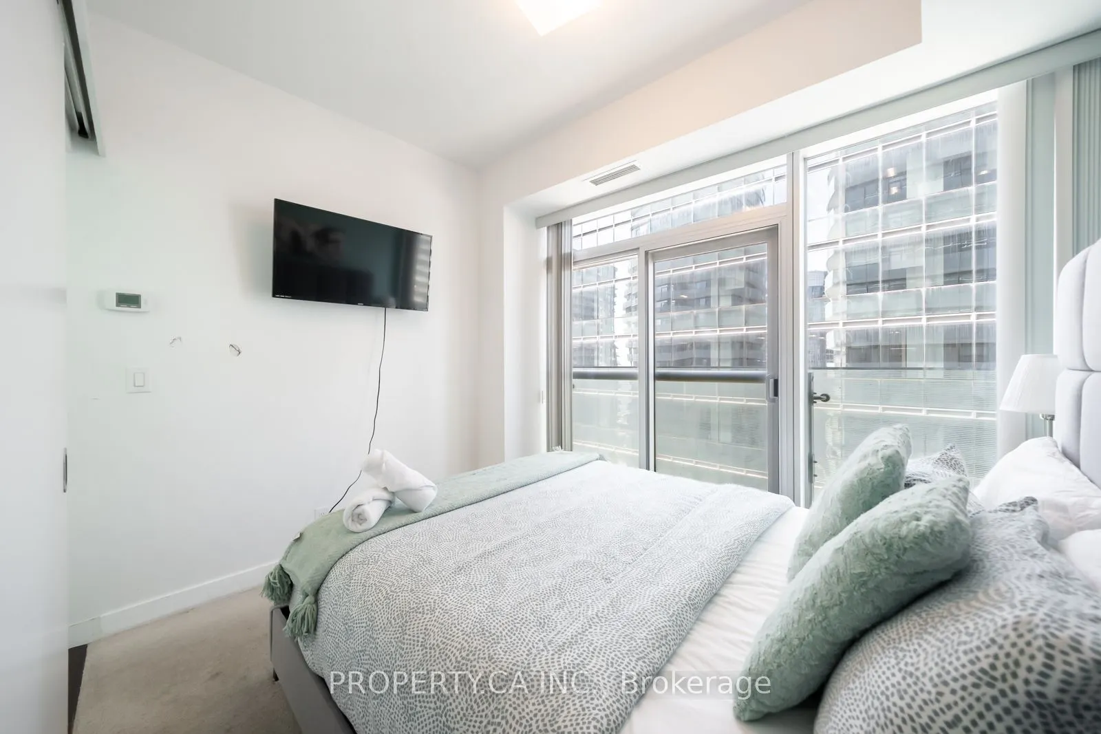 14 York Street S #1908
