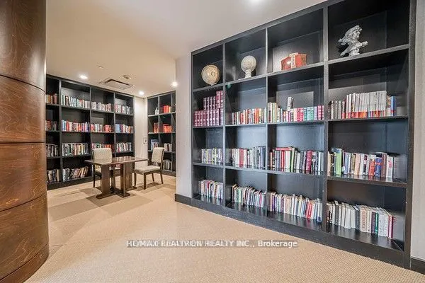 5 Northtown Way, #1006