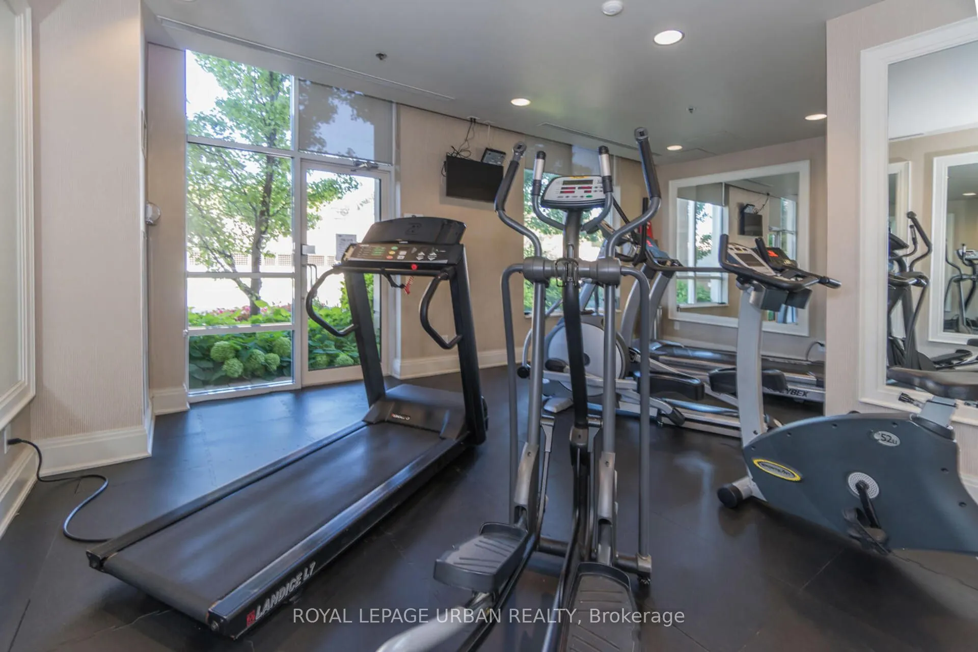 1103 Leslie Street #202