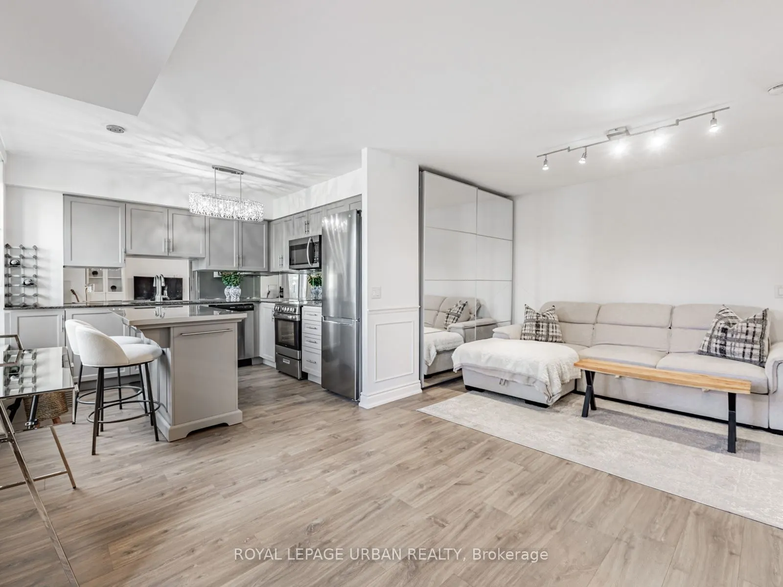 1103 Leslie Street #202