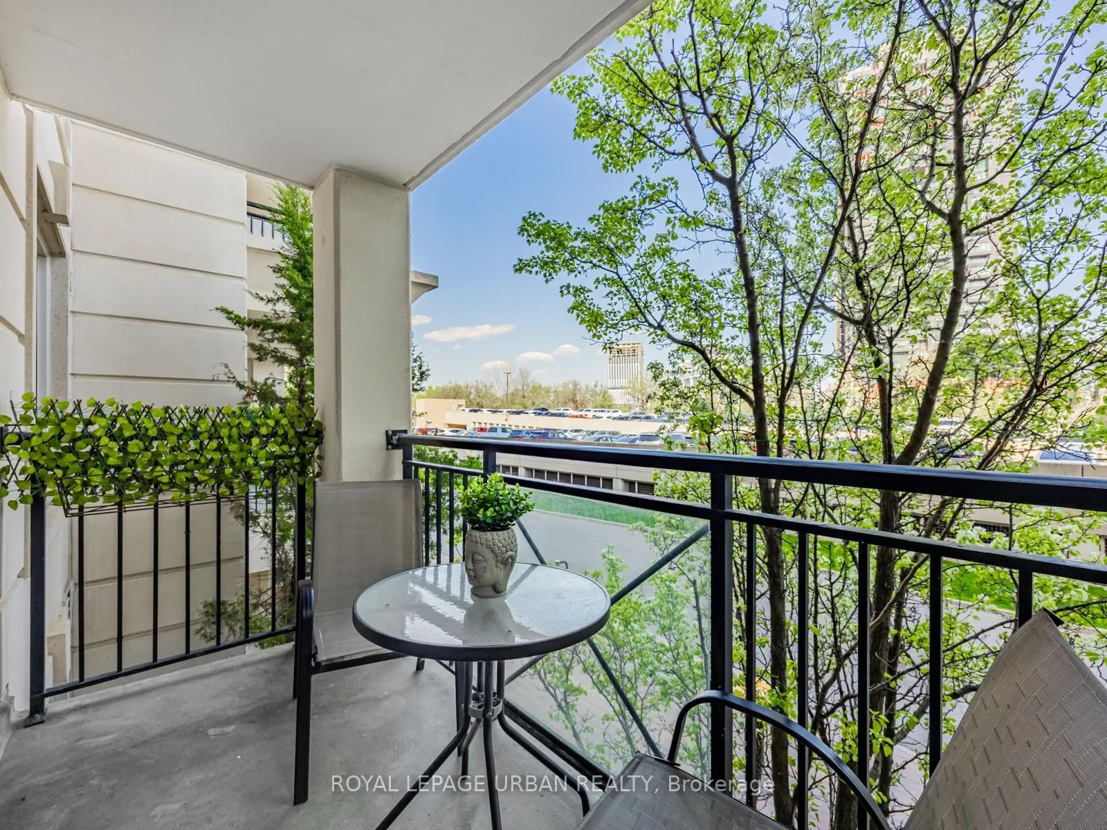 1103 Leslie Street #202