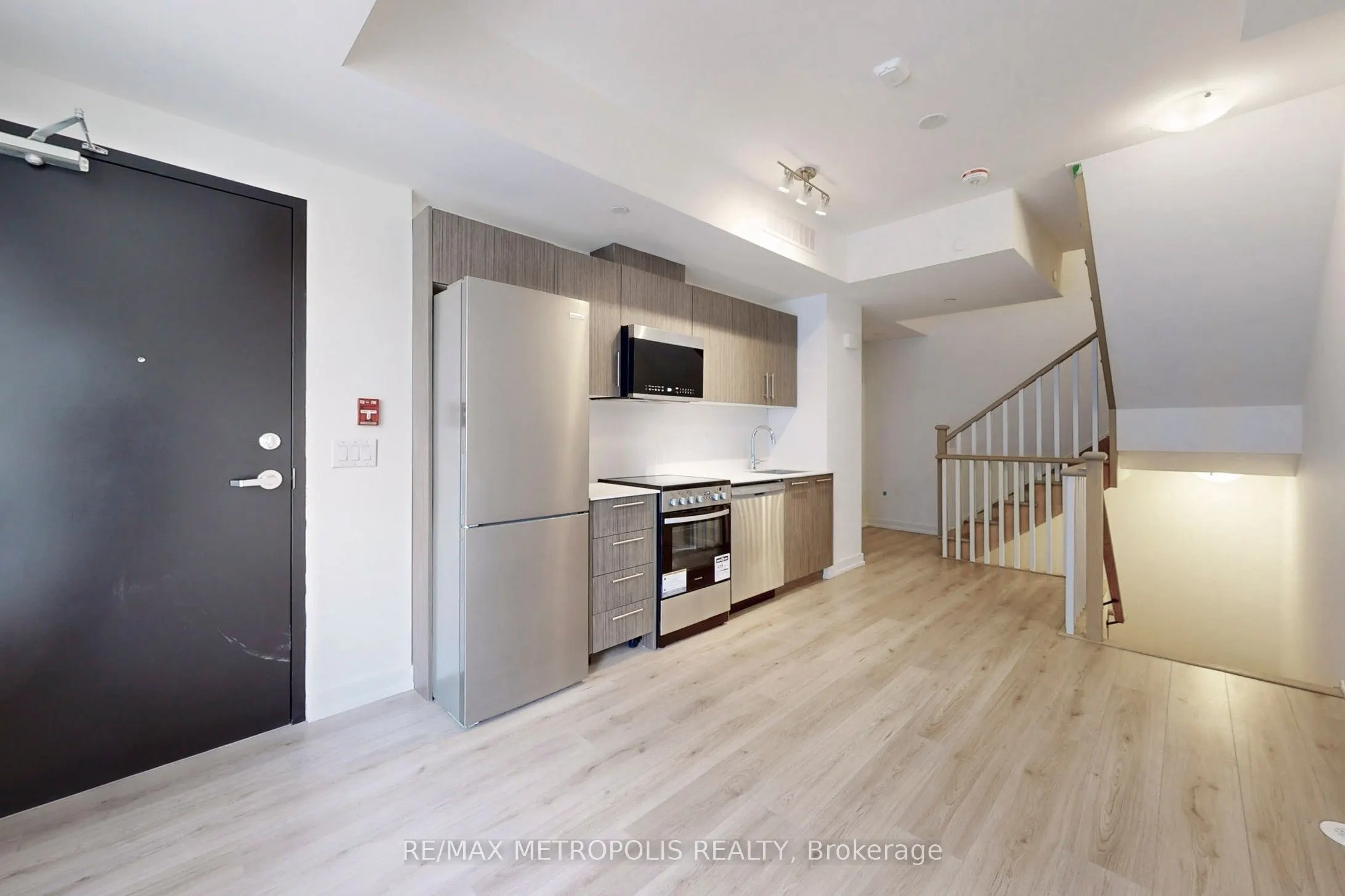 871 Sheppard Avenue W, #42