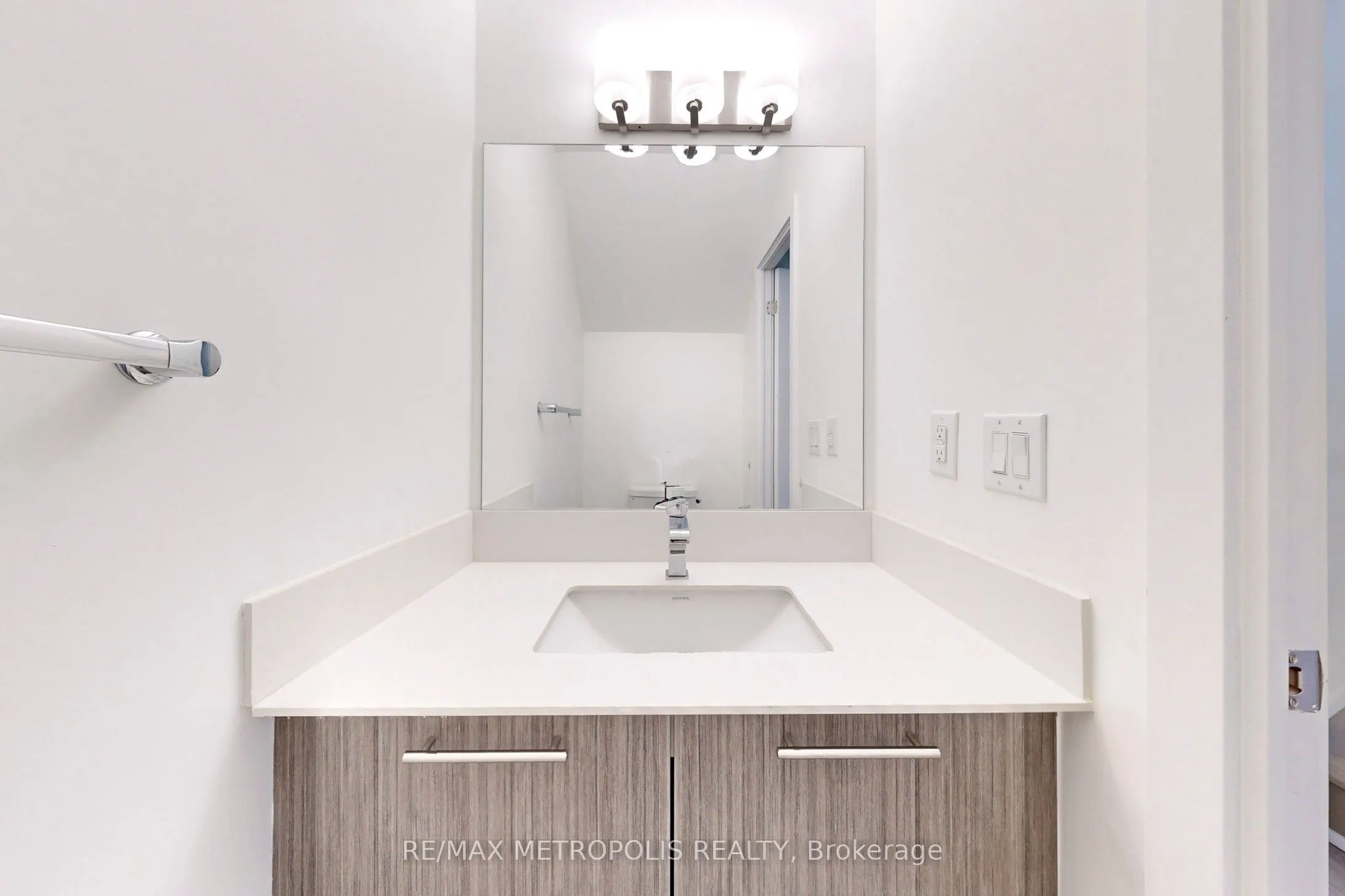 871 Sheppard Avenue W, #42