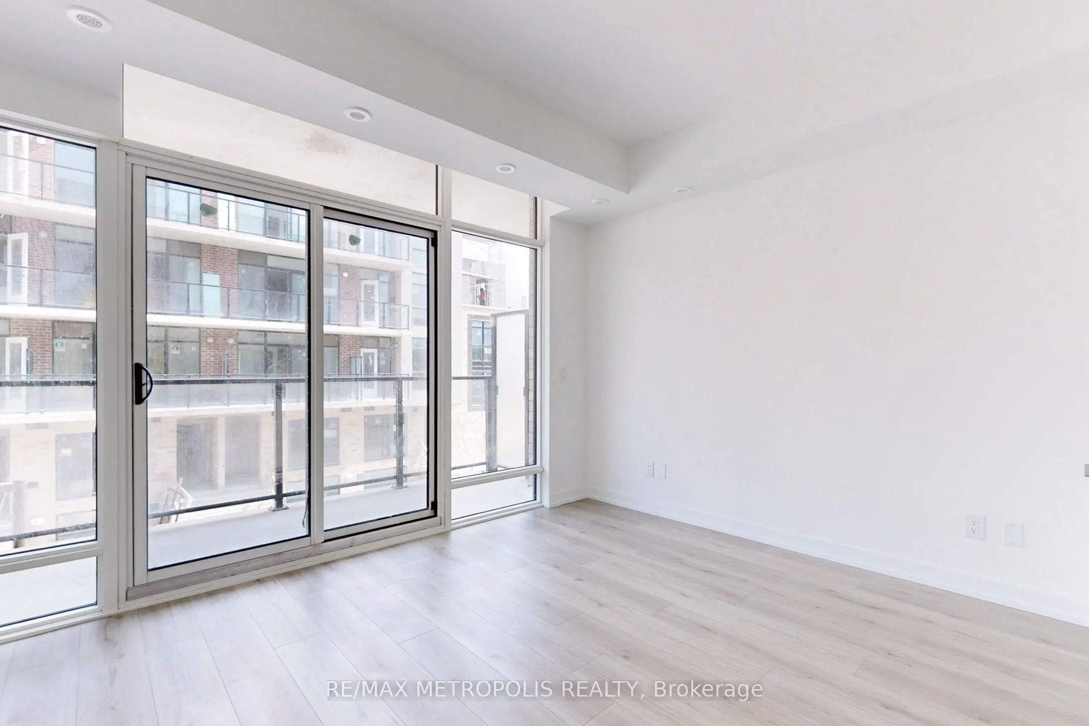 871 Sheppard Avenue W, #42
