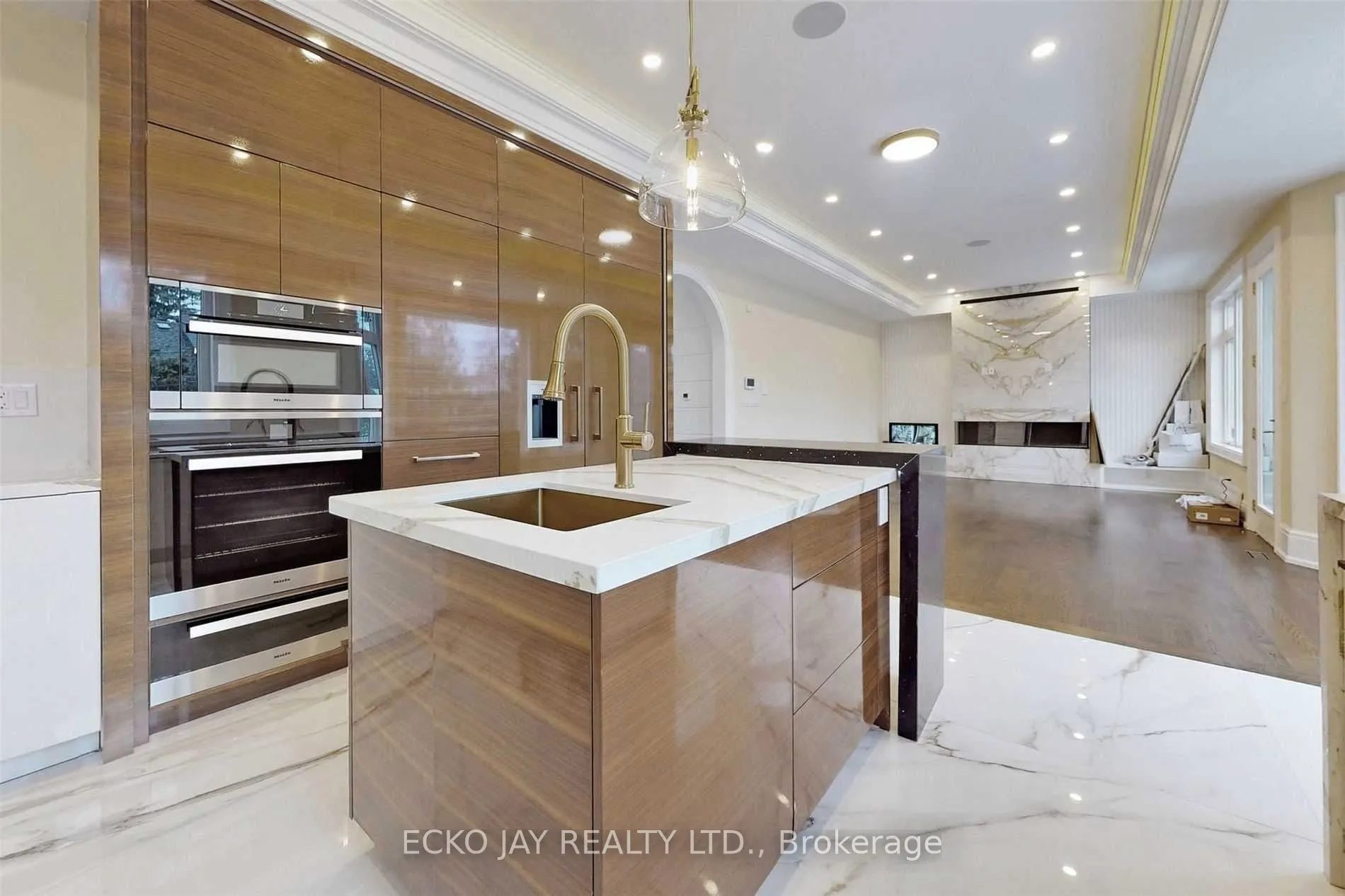 10 Jocelyn Crescent