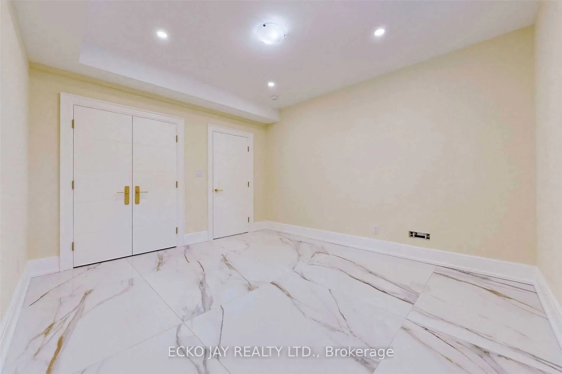 10 Jocelyn Crescent