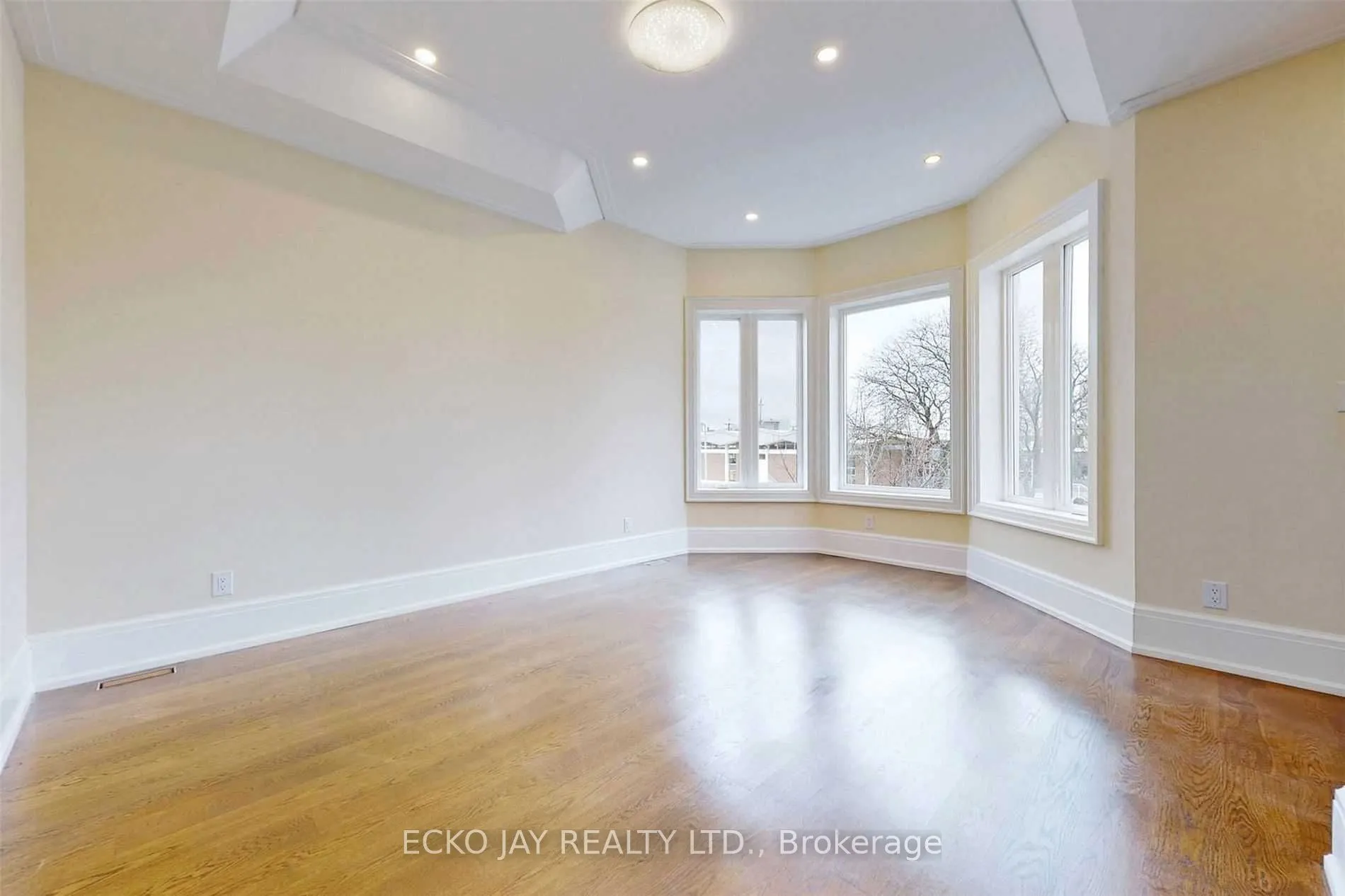 10 Jocelyn Crescent