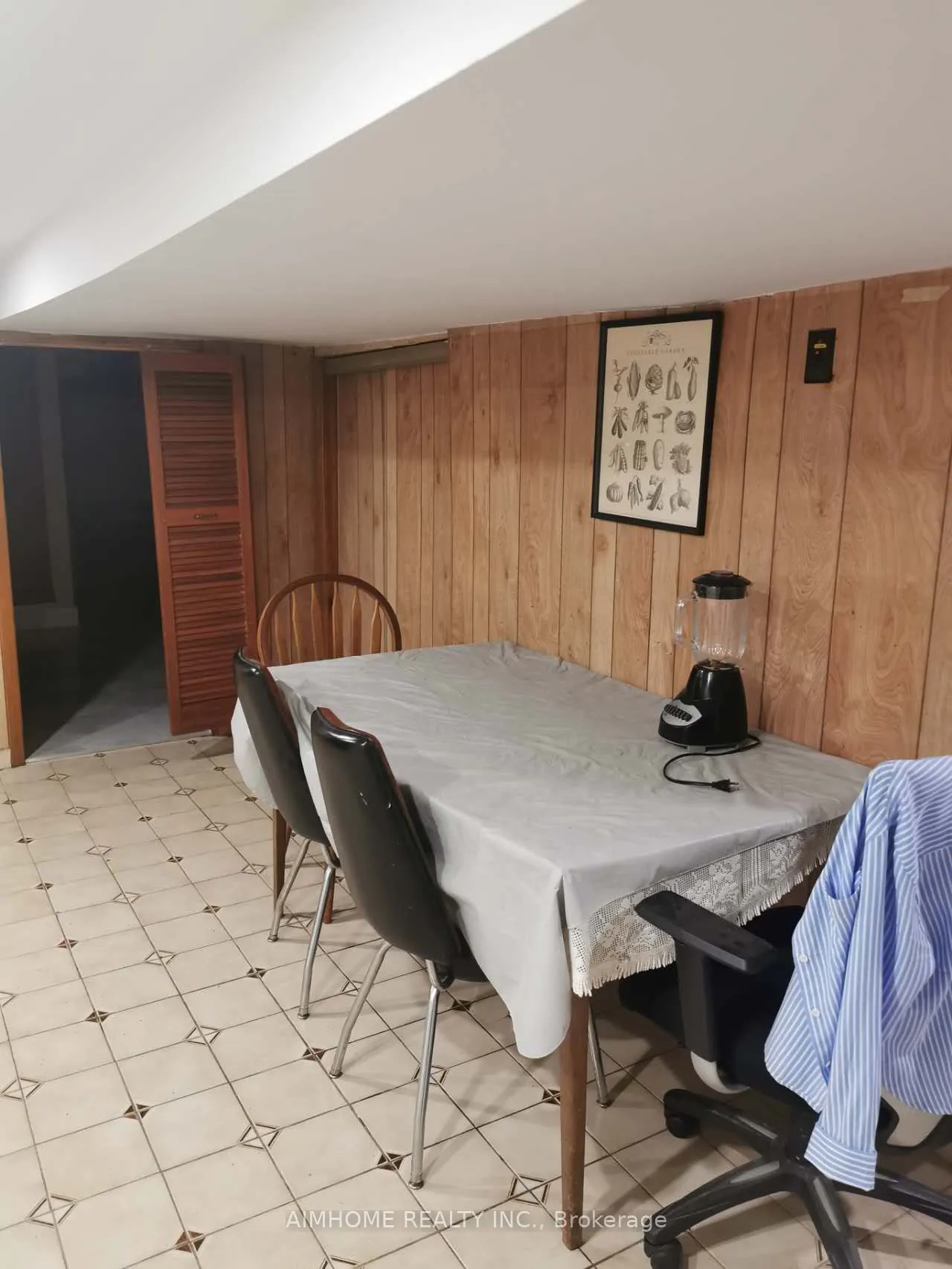 44 Robinson Street, #Basement Apt