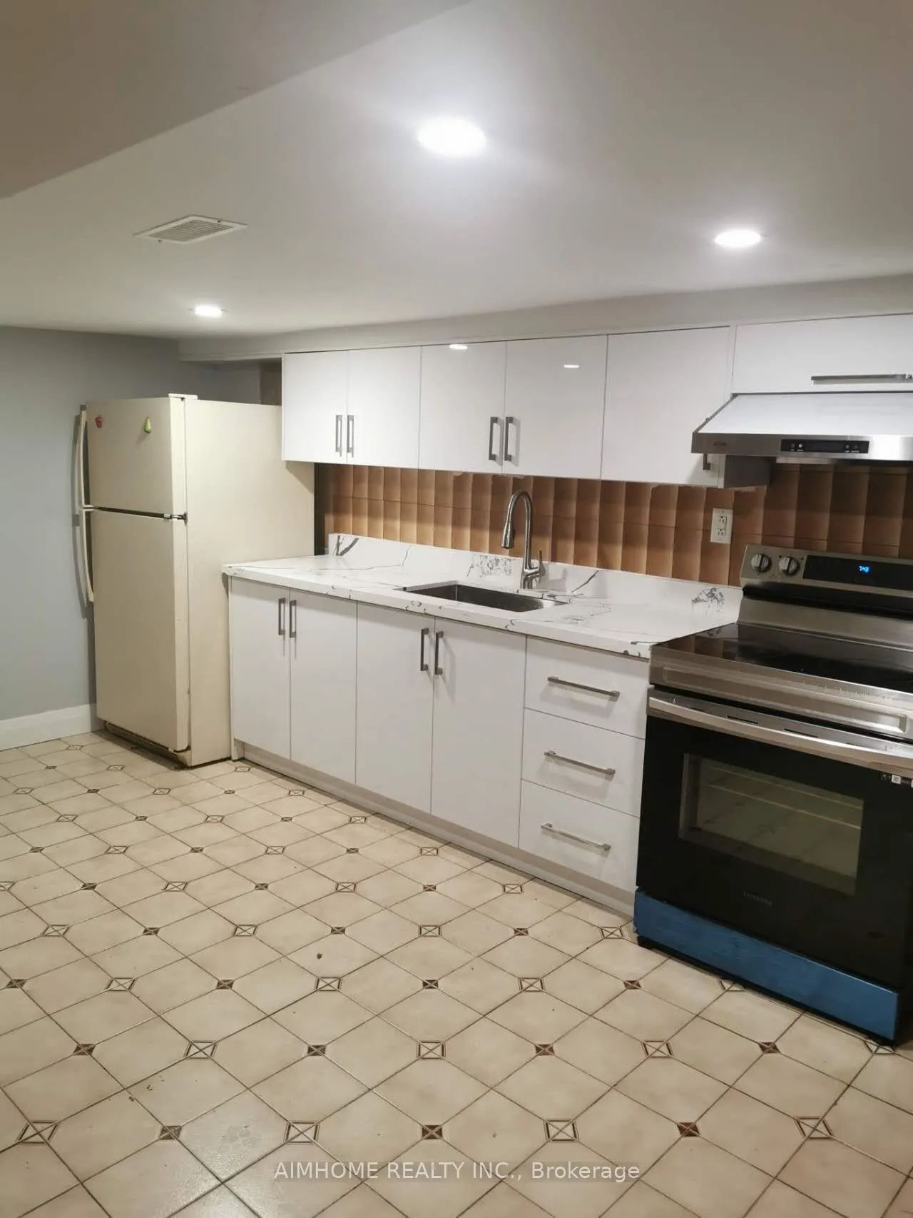 44 Robinson Street, #Basement Apt