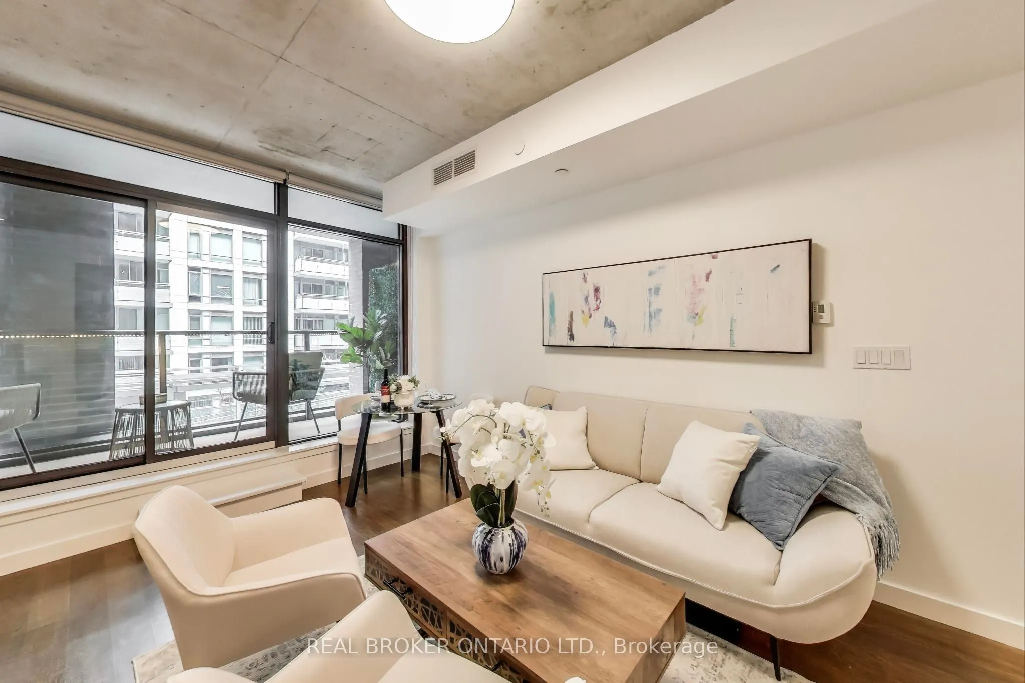 111 Bathurst Street, #320