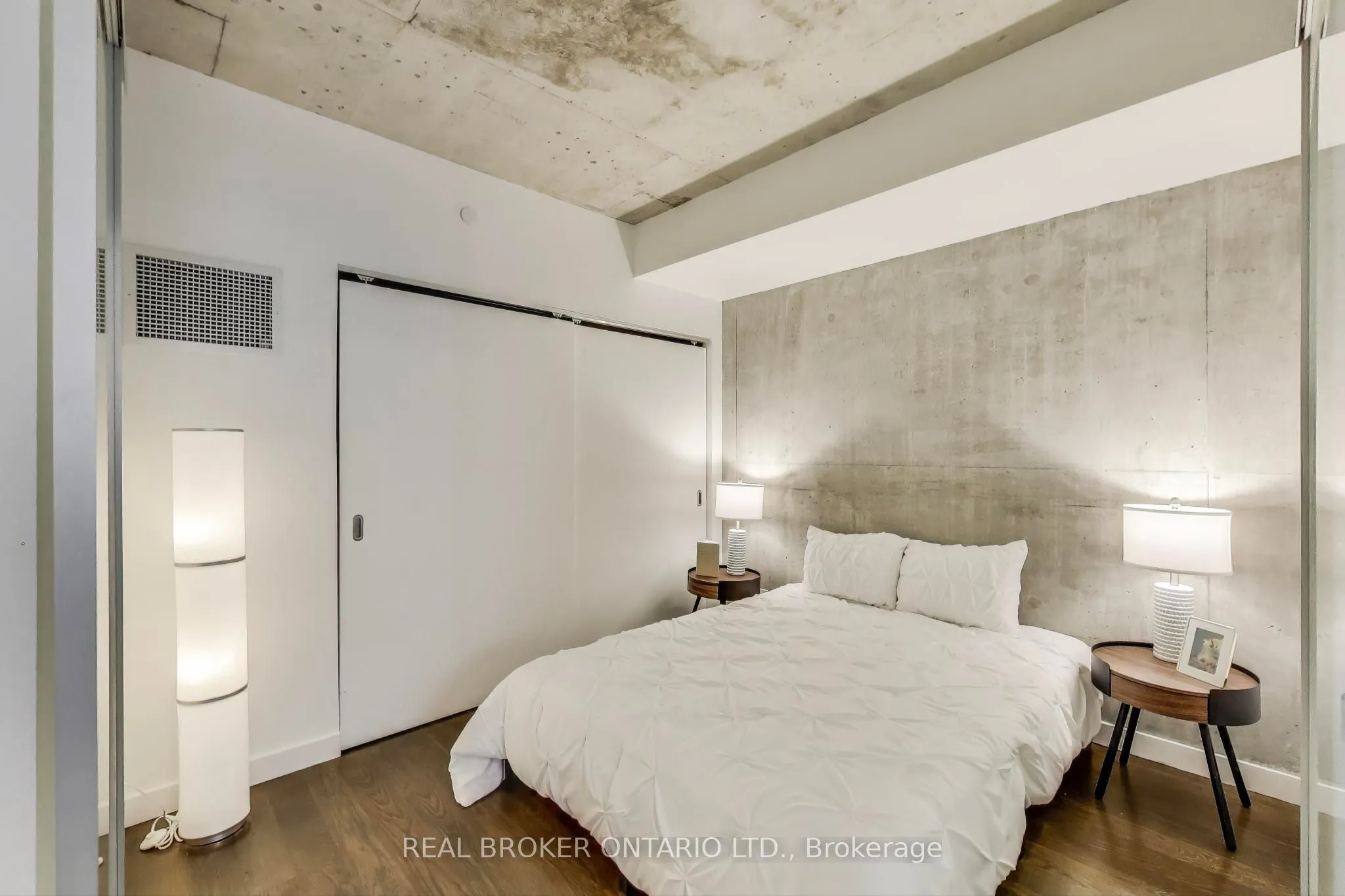 111 Bathurst Street, #320