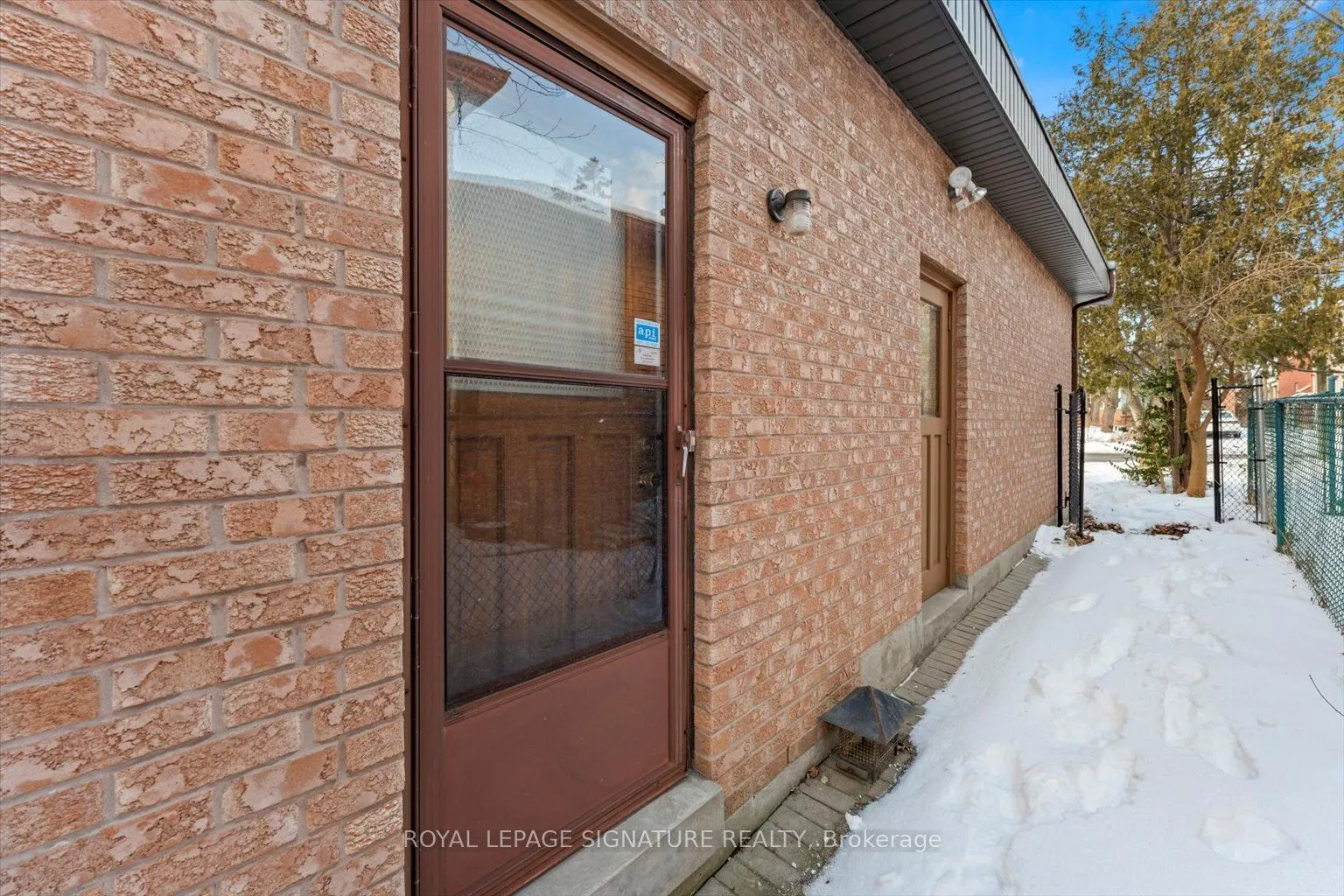 89 Risebrough Avenue