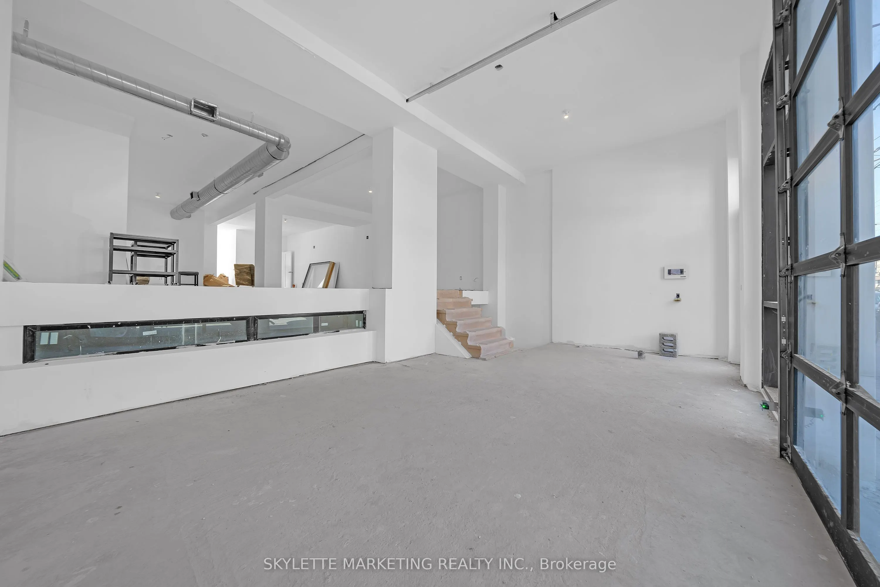 923 College Street, #Main