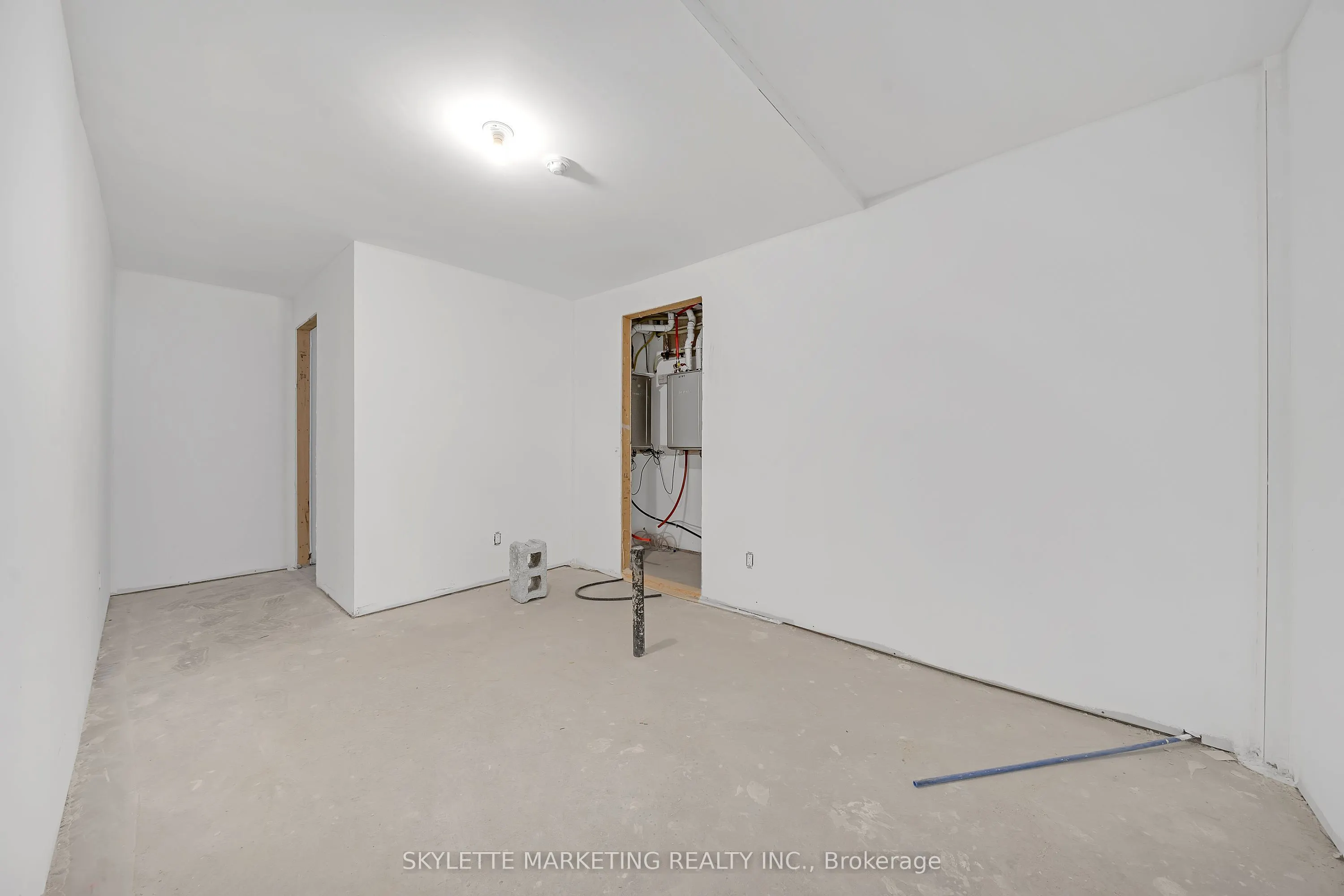 923 College Street, #Main