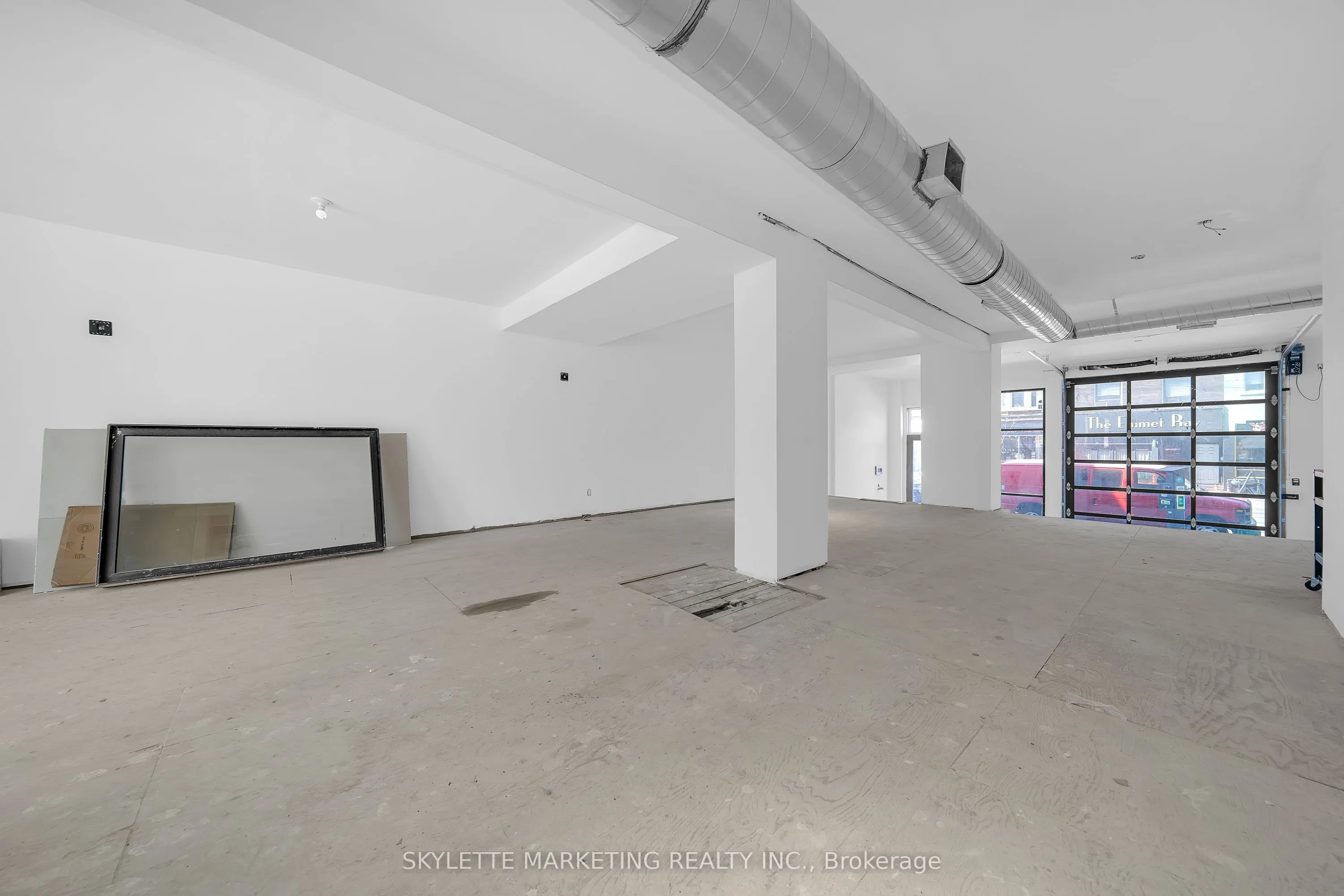 923 College Street, #Main