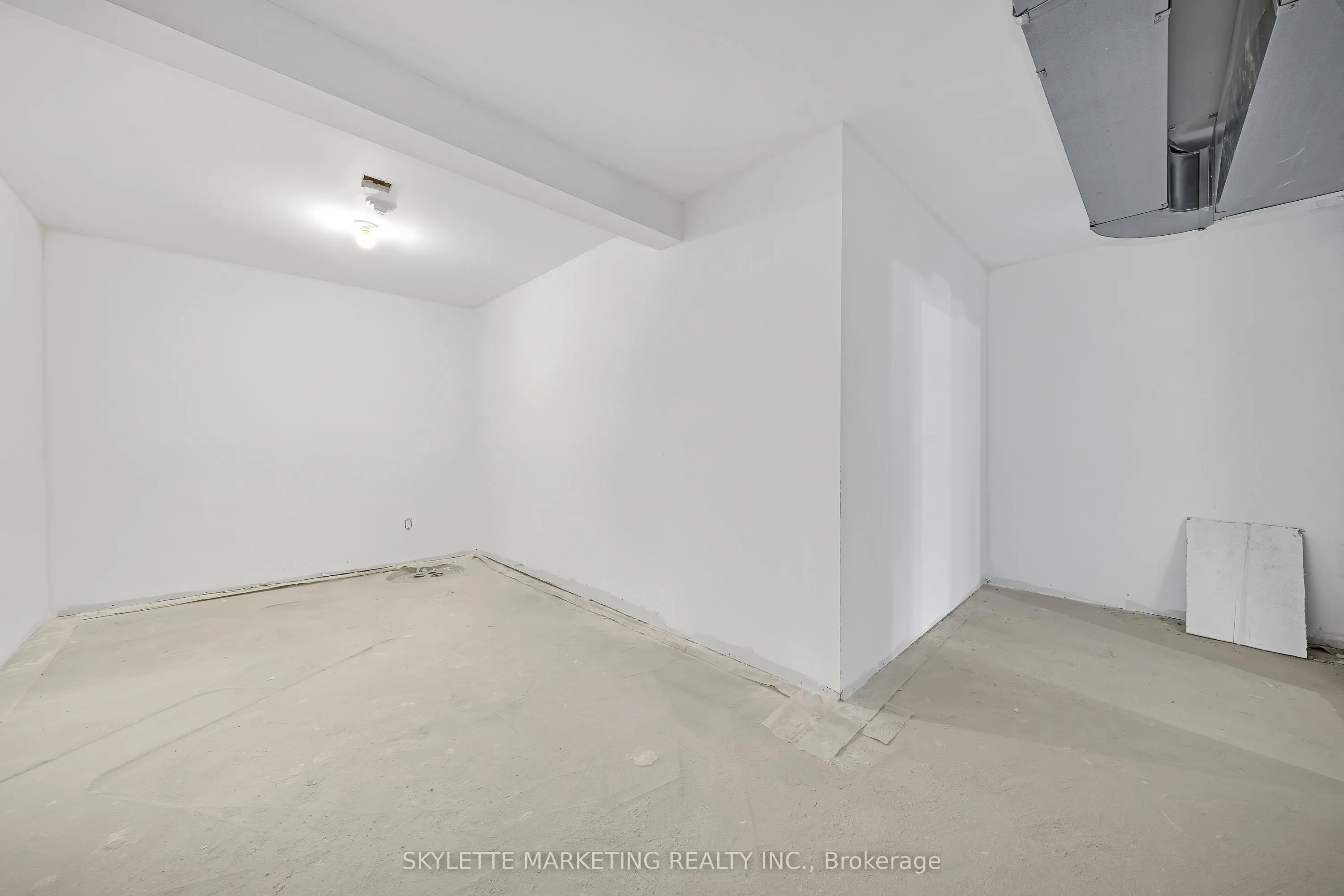 923 College Street, #Main